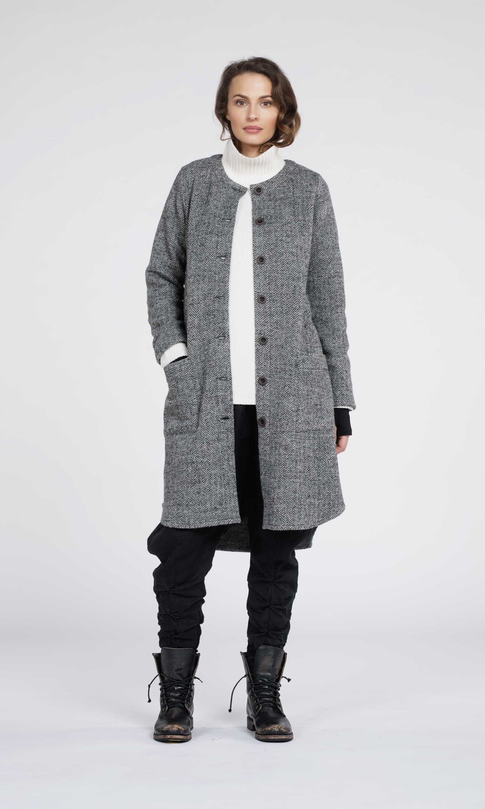 Knee-length coat with round neck without collar