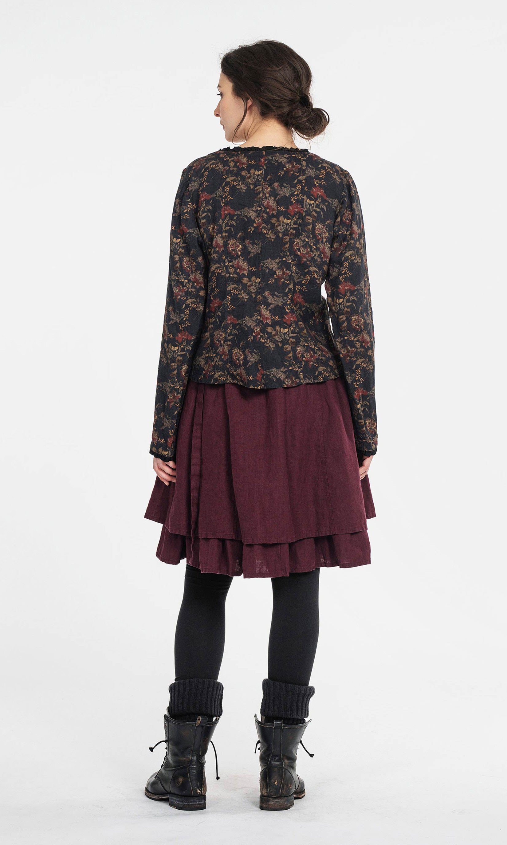 Long-sleeved linen blouse with button closure