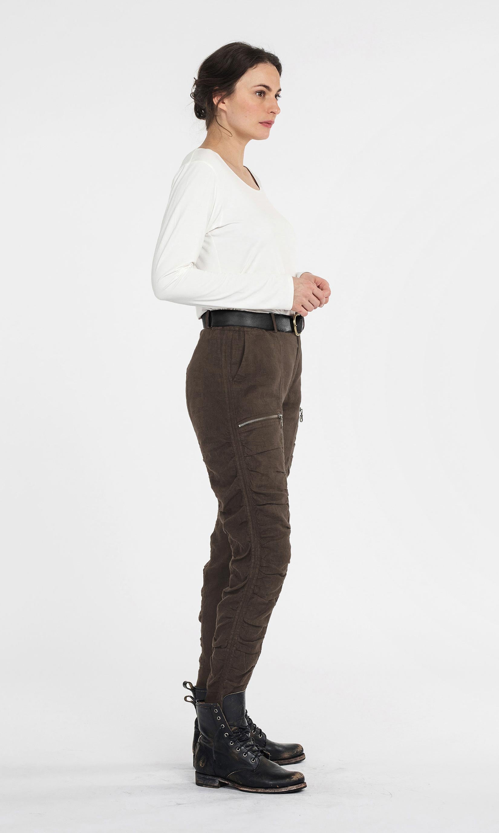 Pleated linen trousers with zippers