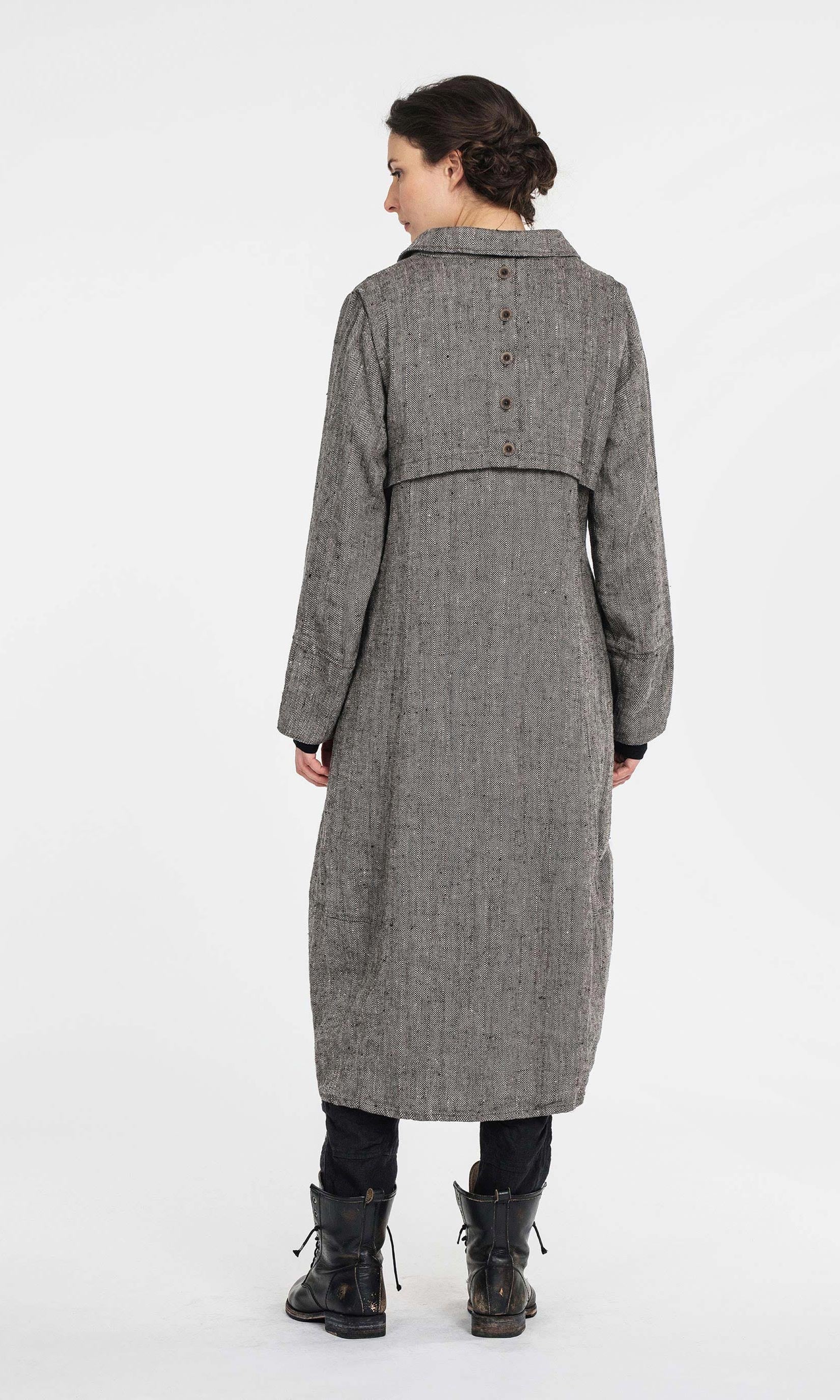 Langer Leinenmantel mit Ballonrock