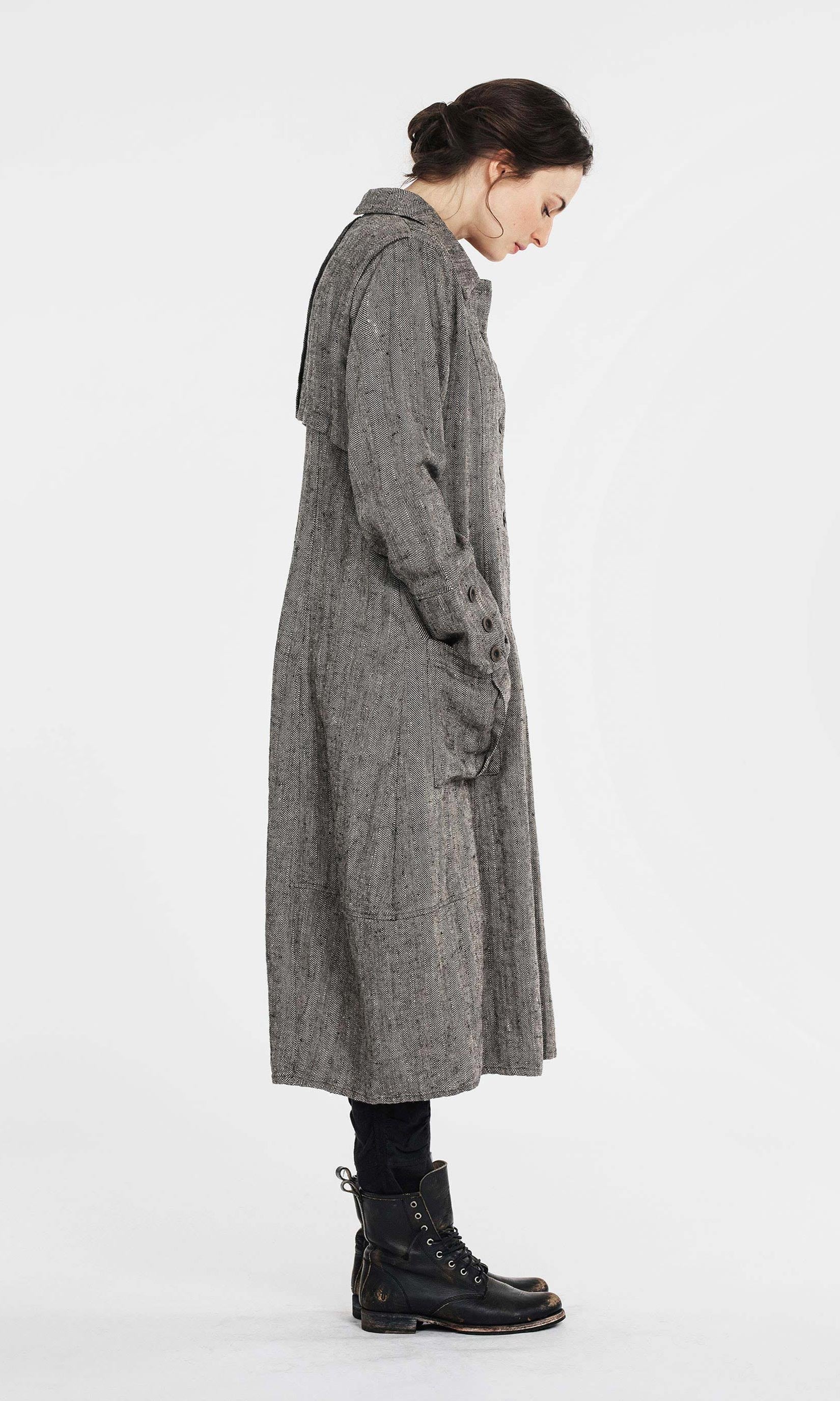 Langer Leinenmantel mit Ballonrock