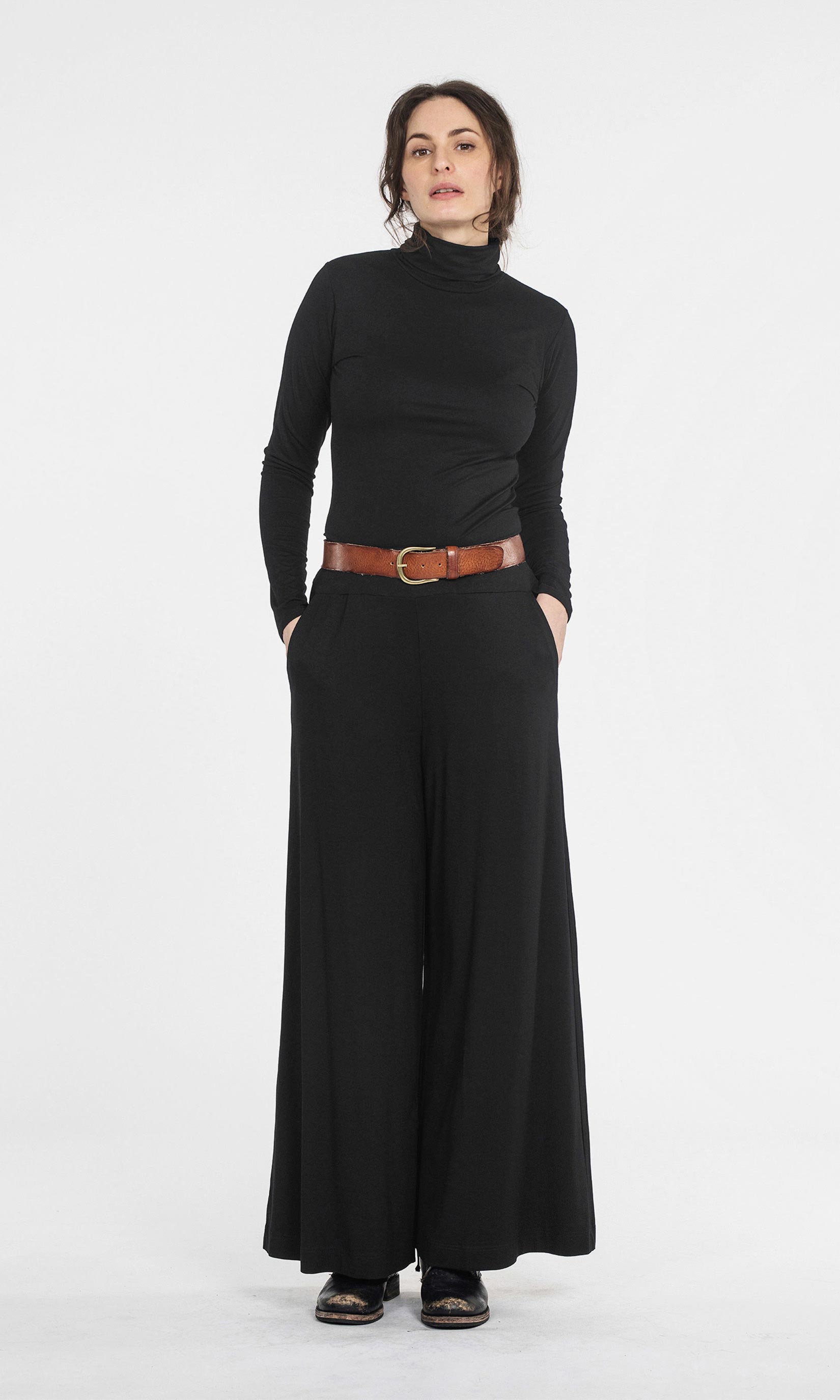 Wide straight trousers in viscose