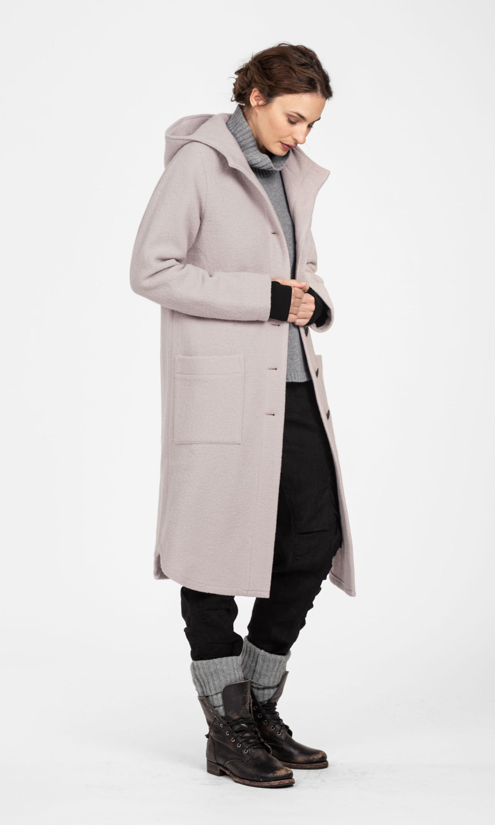 Straight wool coat with button closure and hood