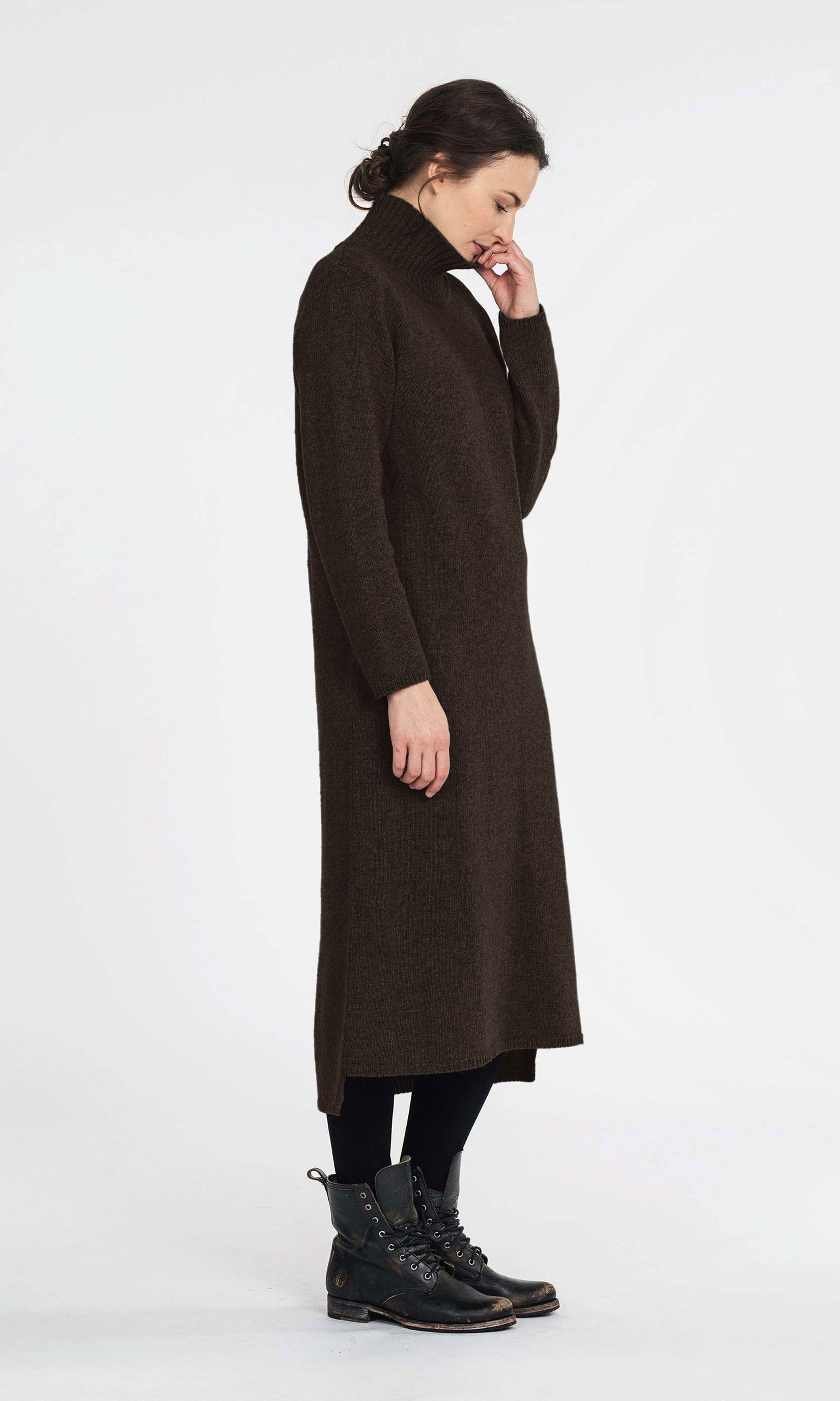 Long wool dress with polo
