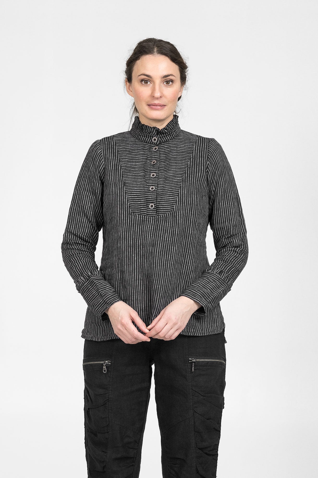 Leinenbluse mit Rüschendetails