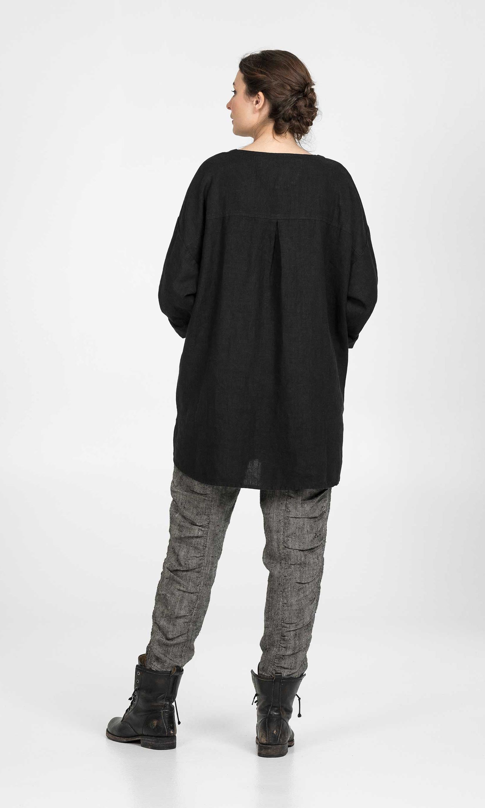 Oversize-Leinentunika mit hochkrempelbaren Ärmeln