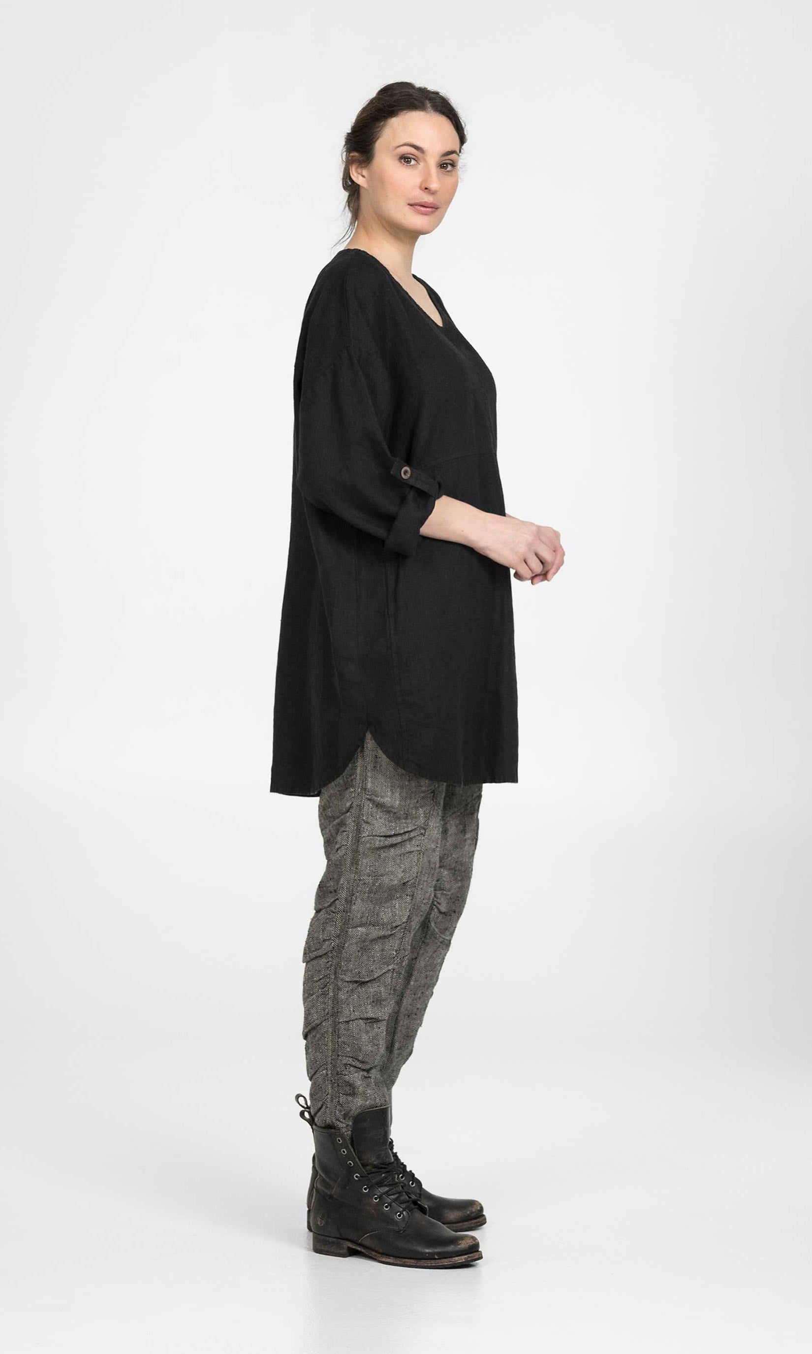 Oversize-Leinentunika mit hochkrempelbaren Ärmeln