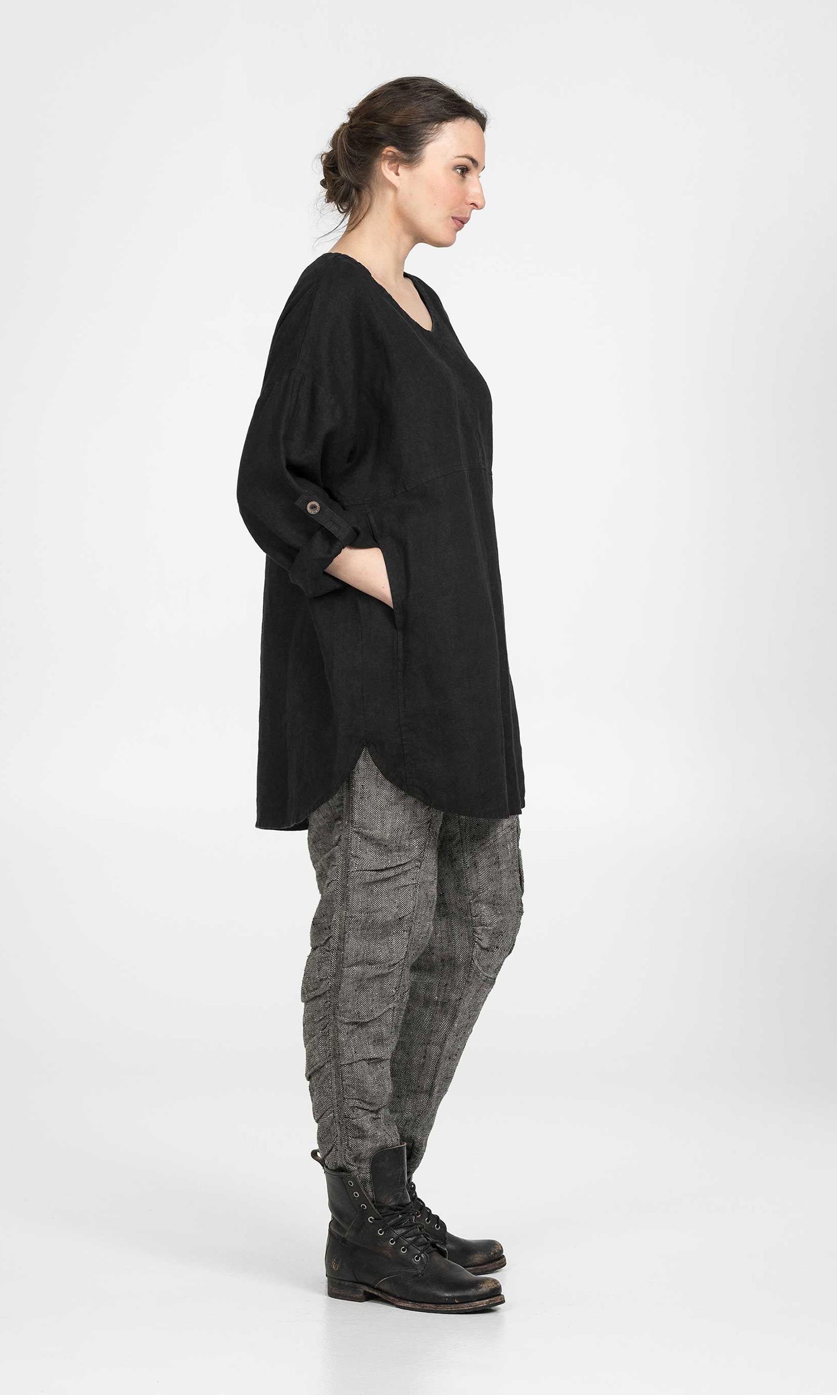 Oversize-Leinentunika mit hochkrempelbaren Ärmeln