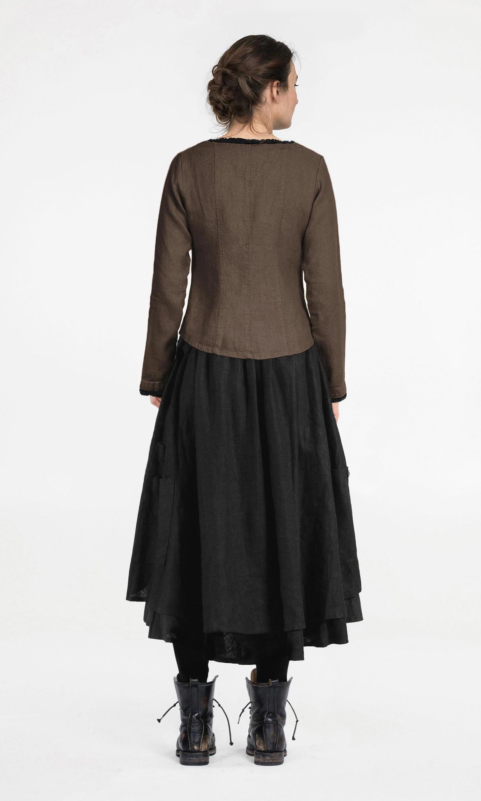 Long-sleeved linen blouse with button closure