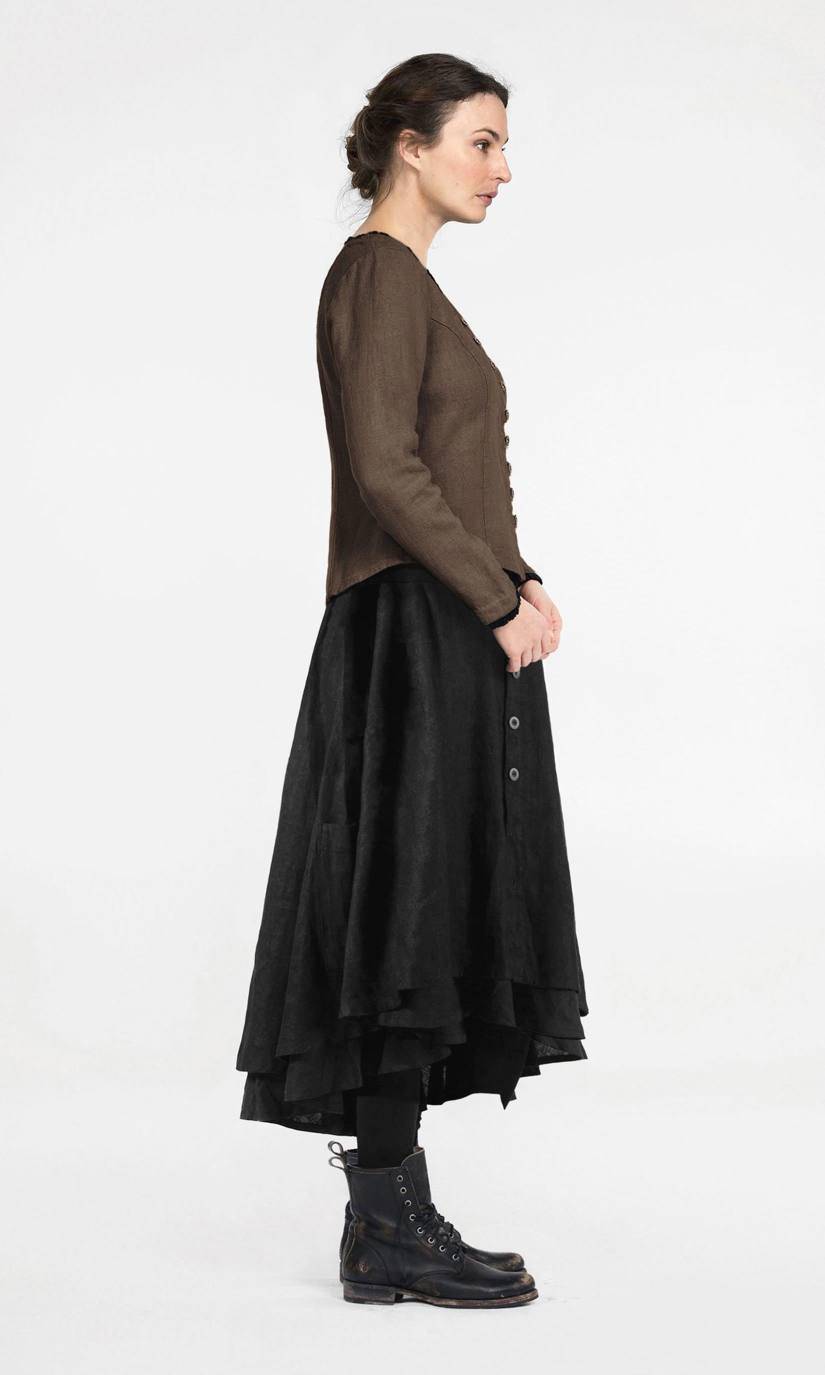 Long-sleeved linen blouse with button closure