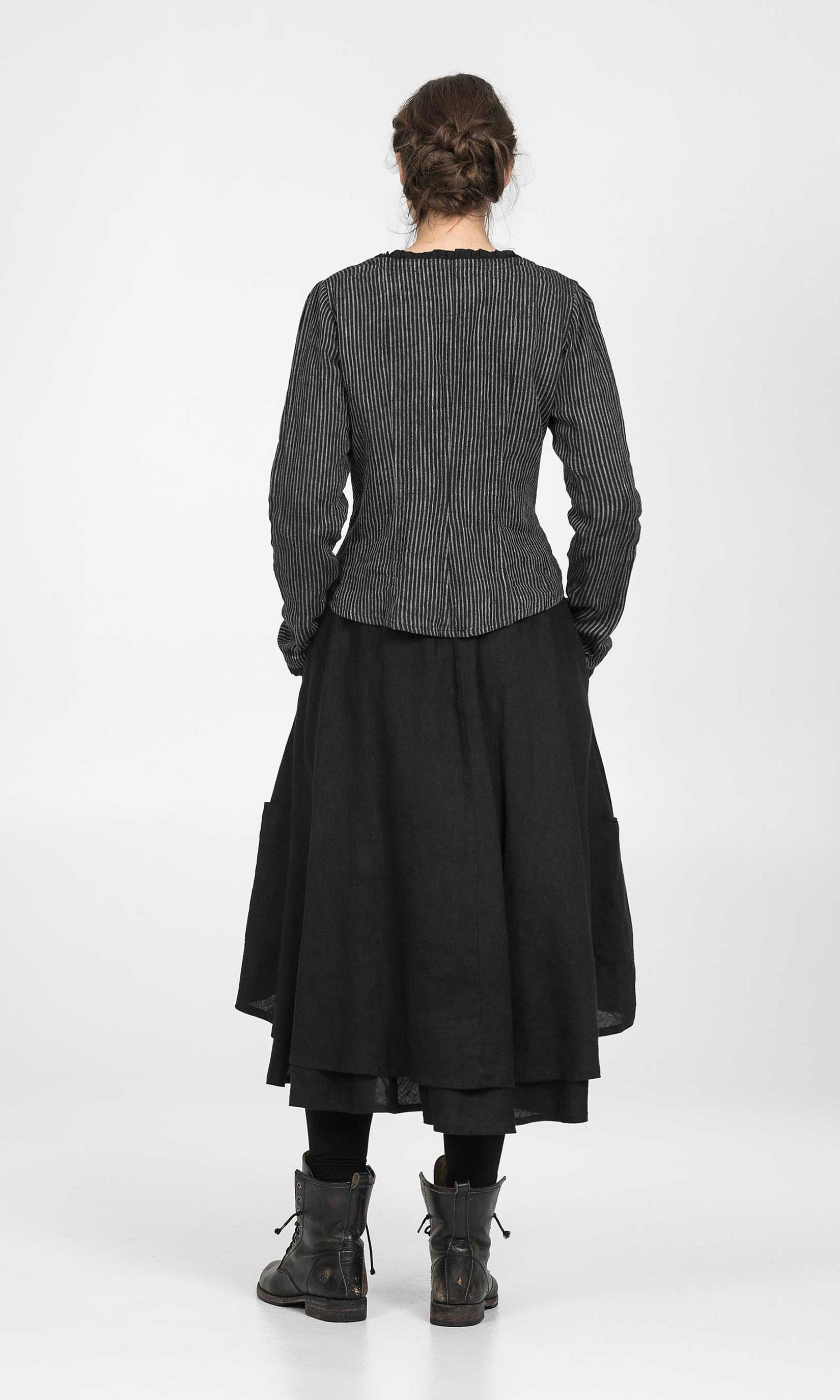 Long-sleeved linen blouse with button closure
