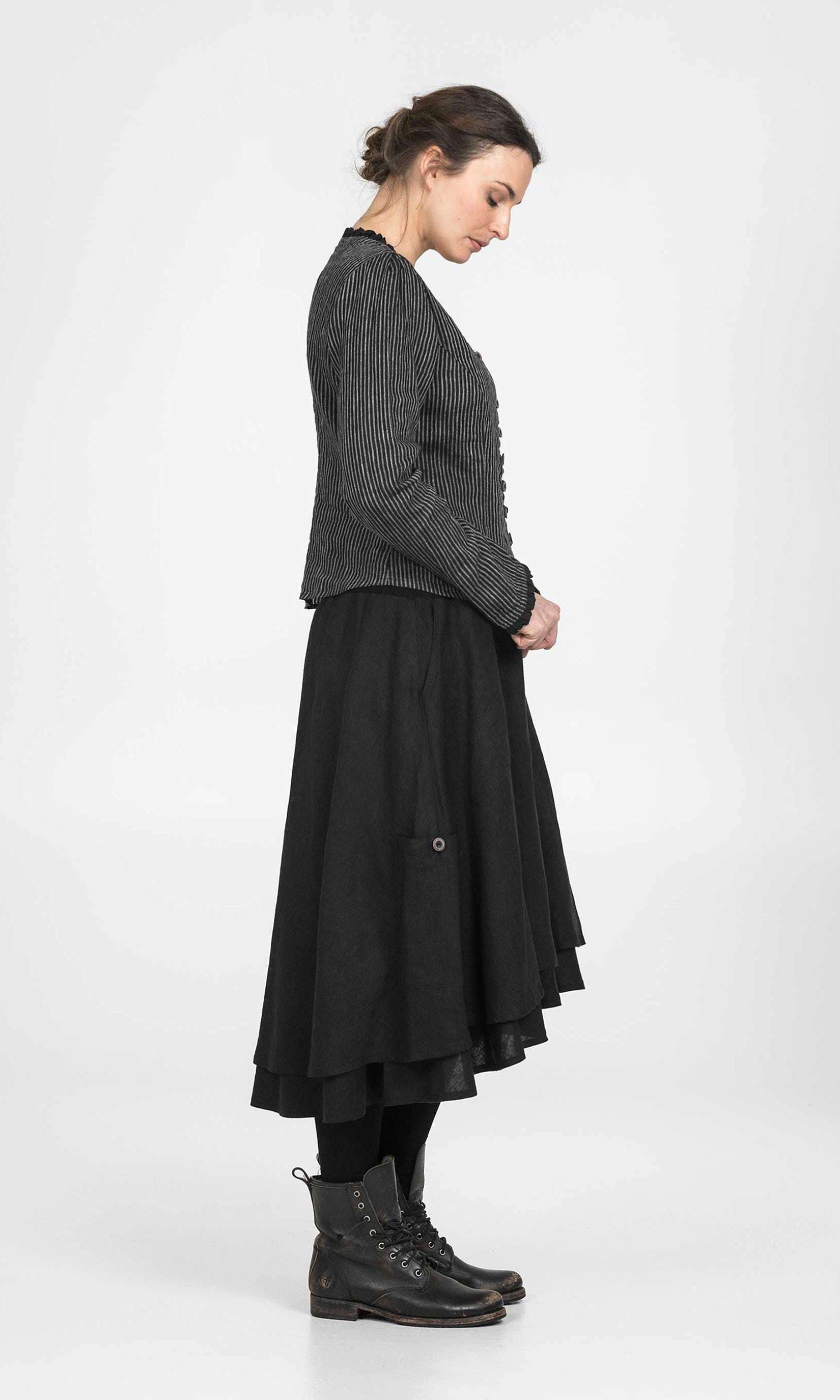 Long-sleeved linen blouse with button closure