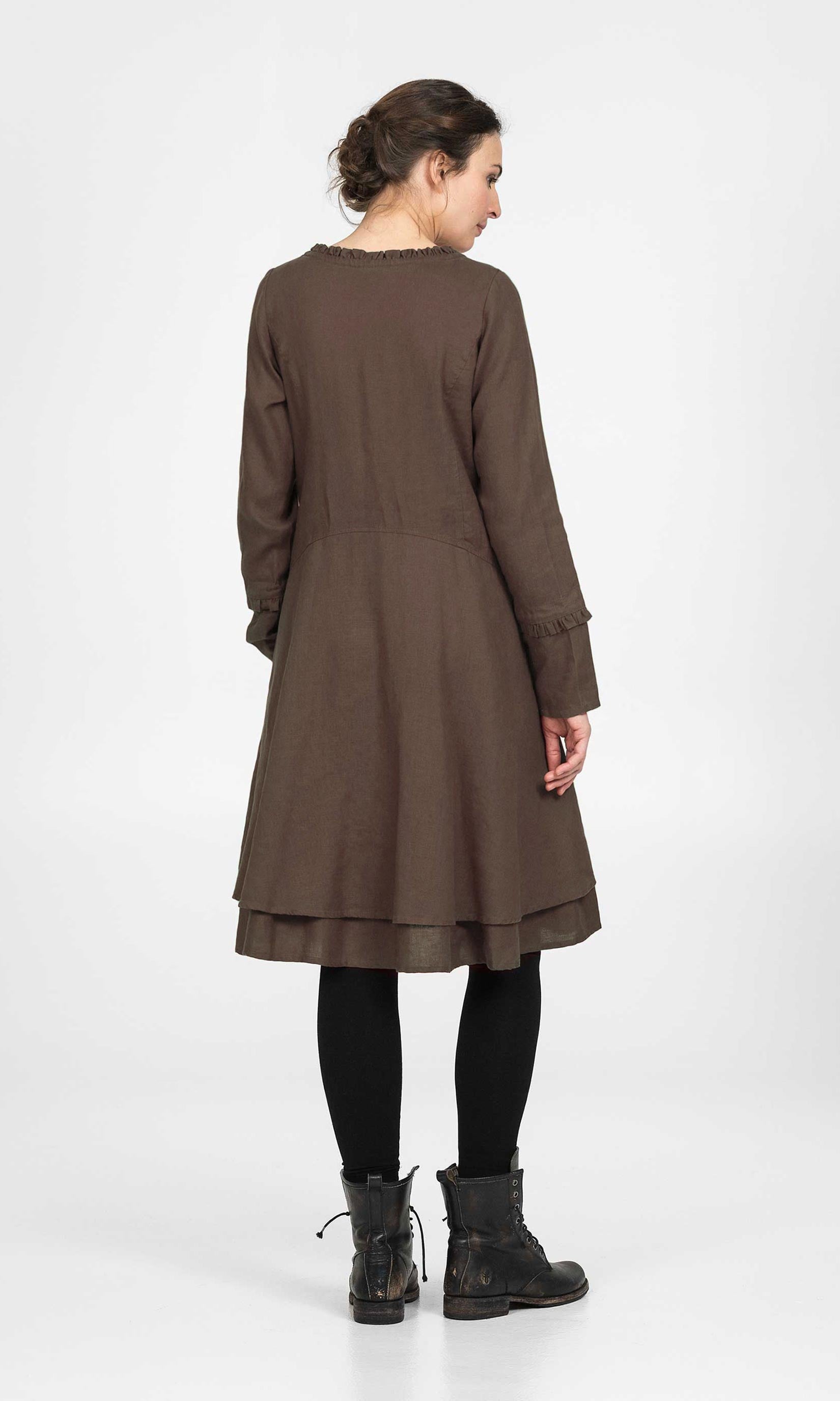 Knielang Leinenkleid mit Rüschendetails