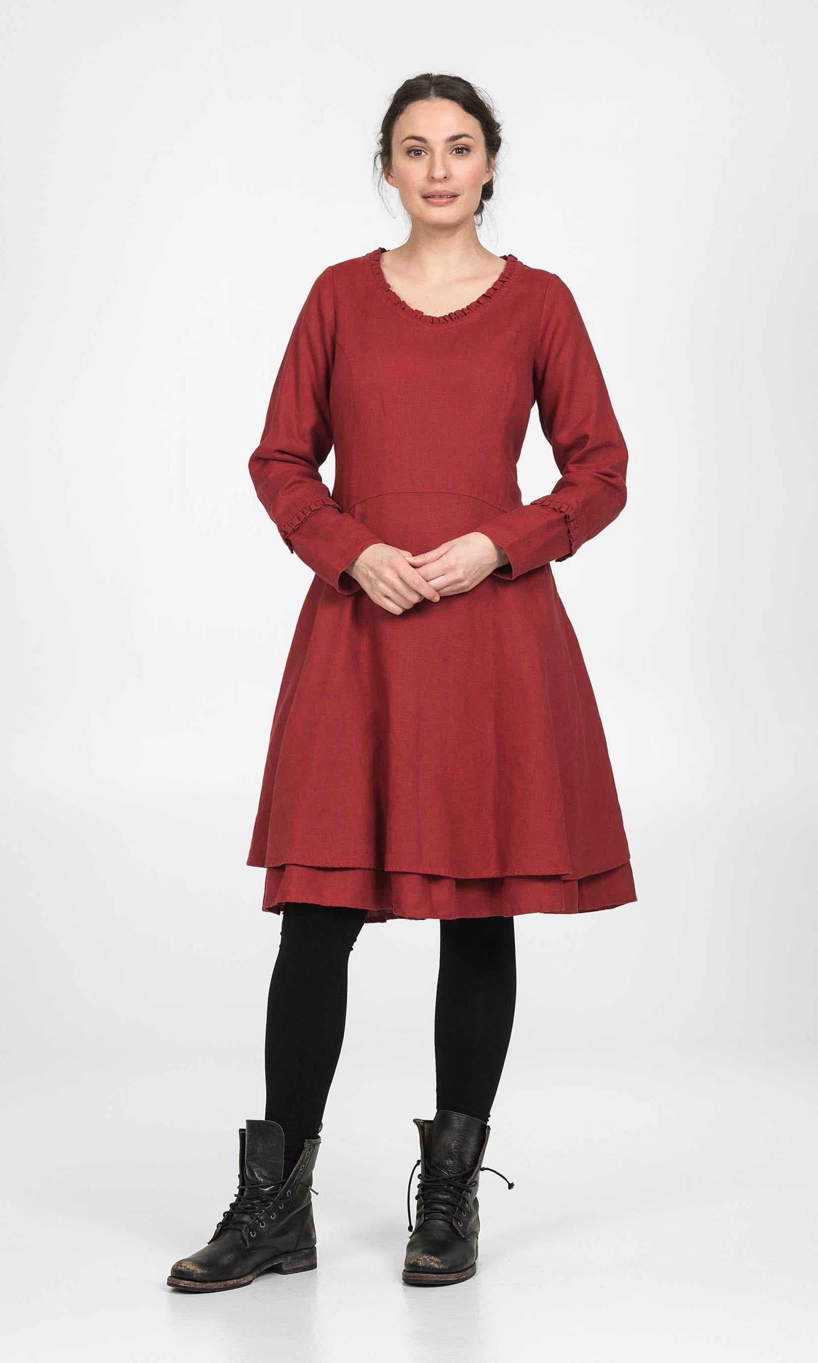 Knielang Leinenkleid mit Rüschendetails