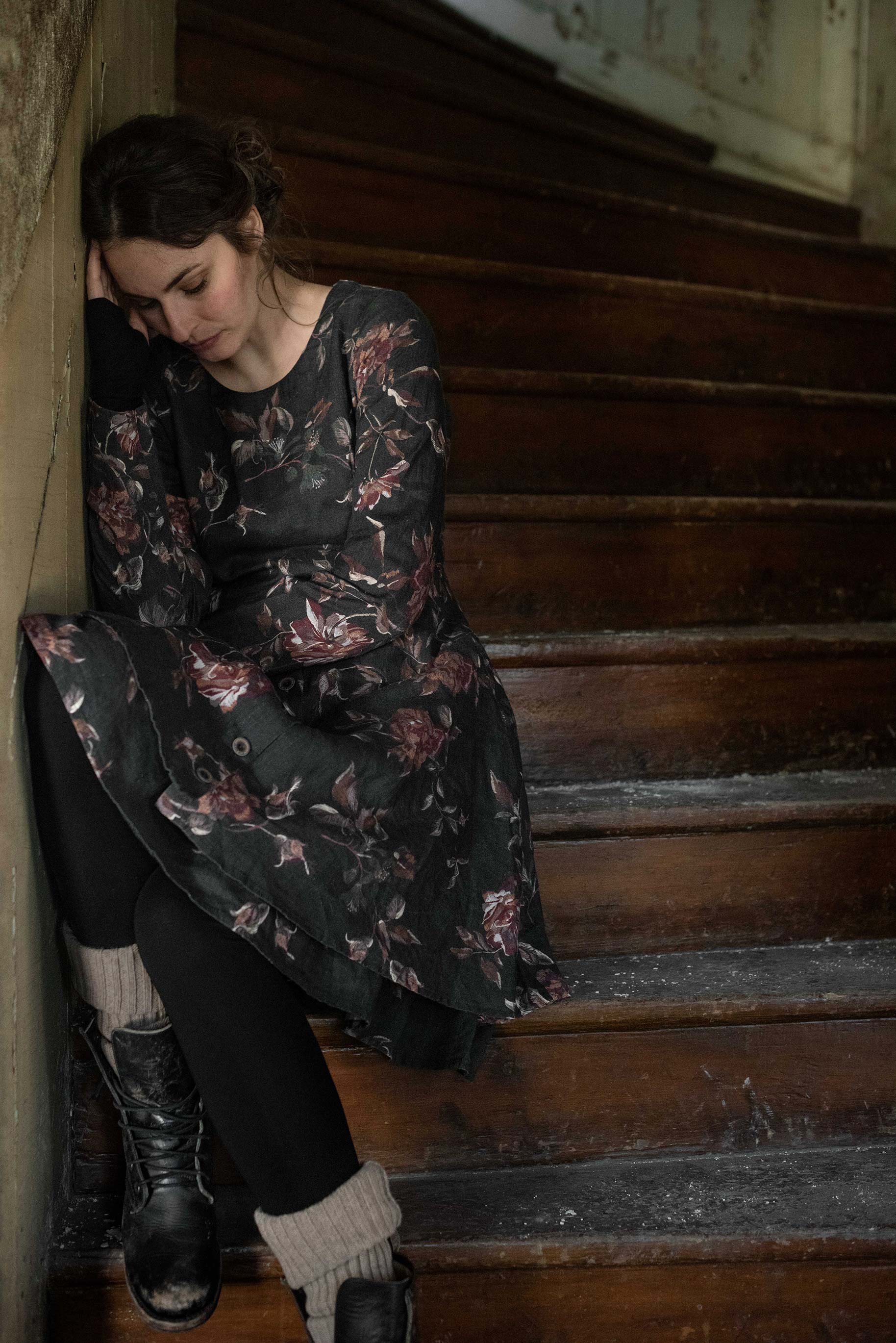 Linneklänning med dubbla kjolar och knappar