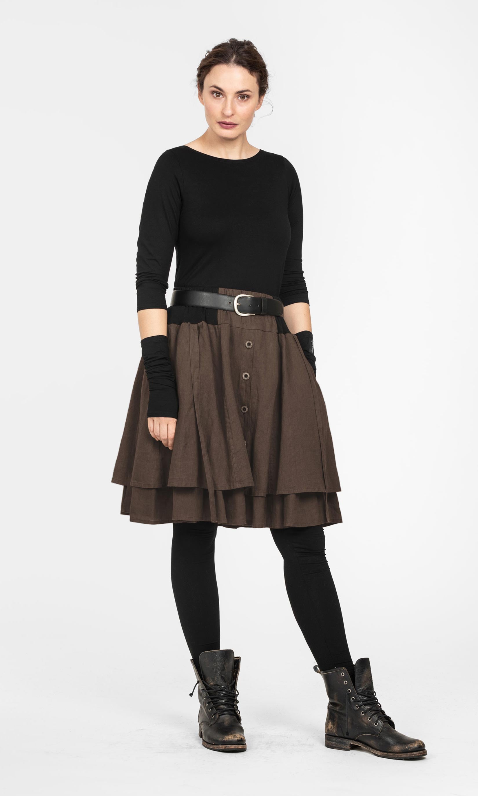 Kurzer Leinenrock mit Rüsche