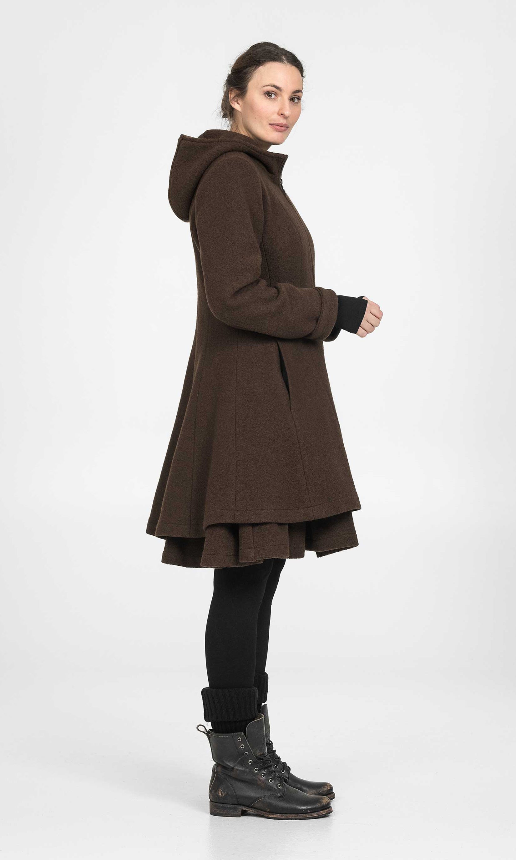 Fitted wool coat with zipper and hood