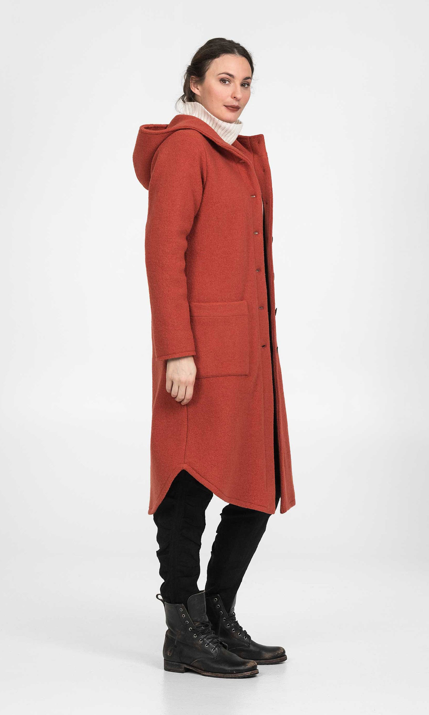 Straight wool coat with button closure and hood