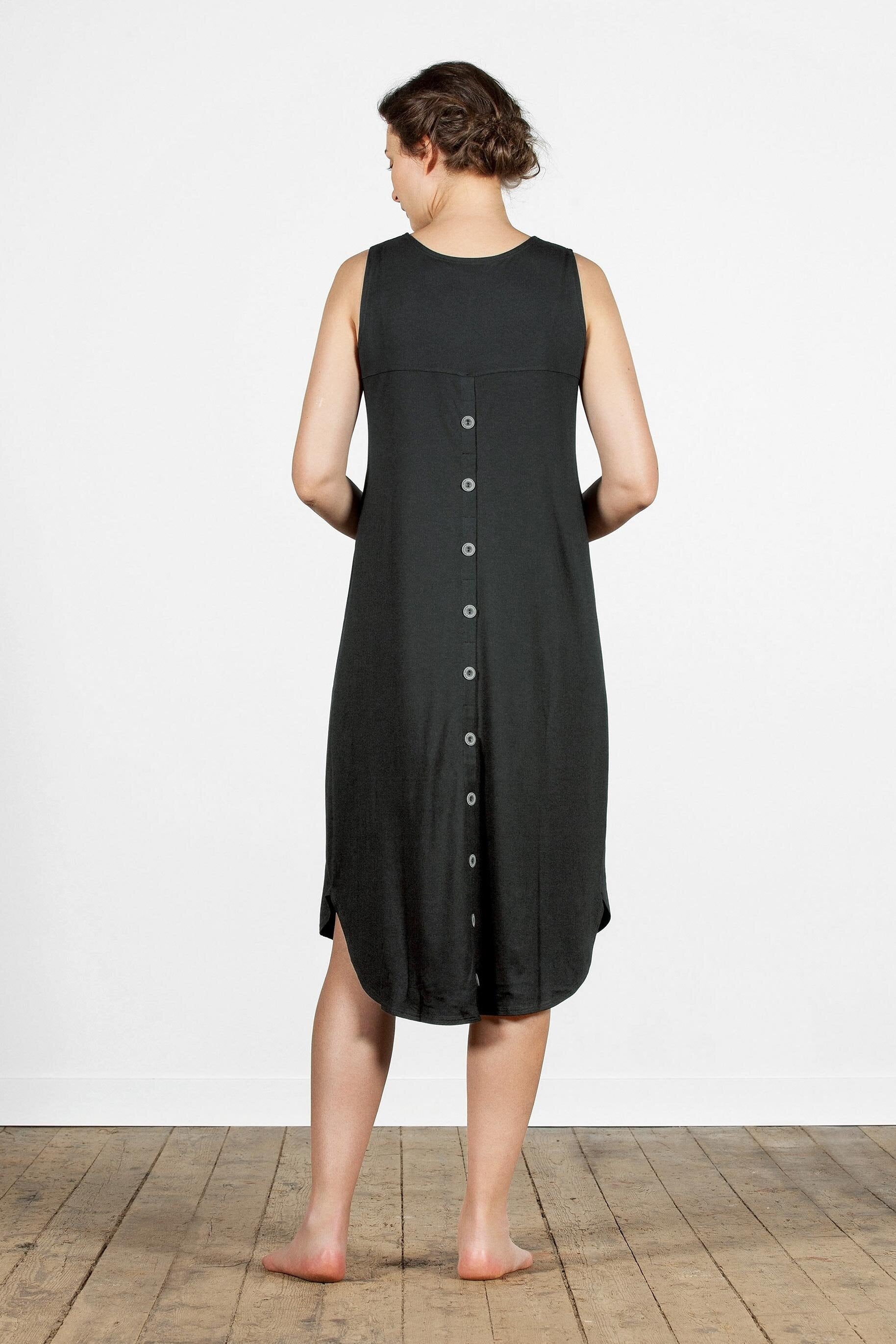 Viskosekleid - ärmellos mit Knöpfen hinten