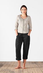 Figure close linen blouse with button closure