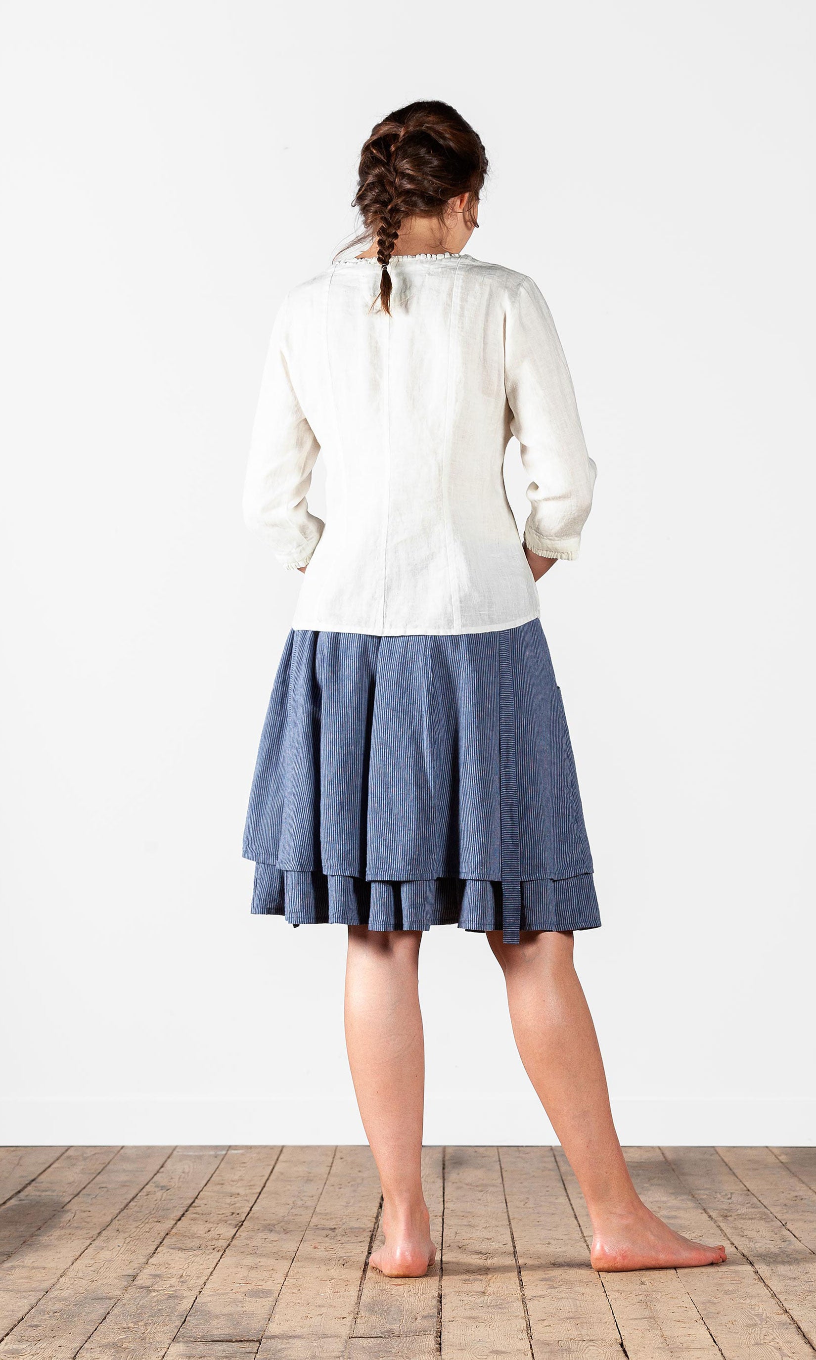 Kort kjol med dubbla, vida kjolar i hampamix