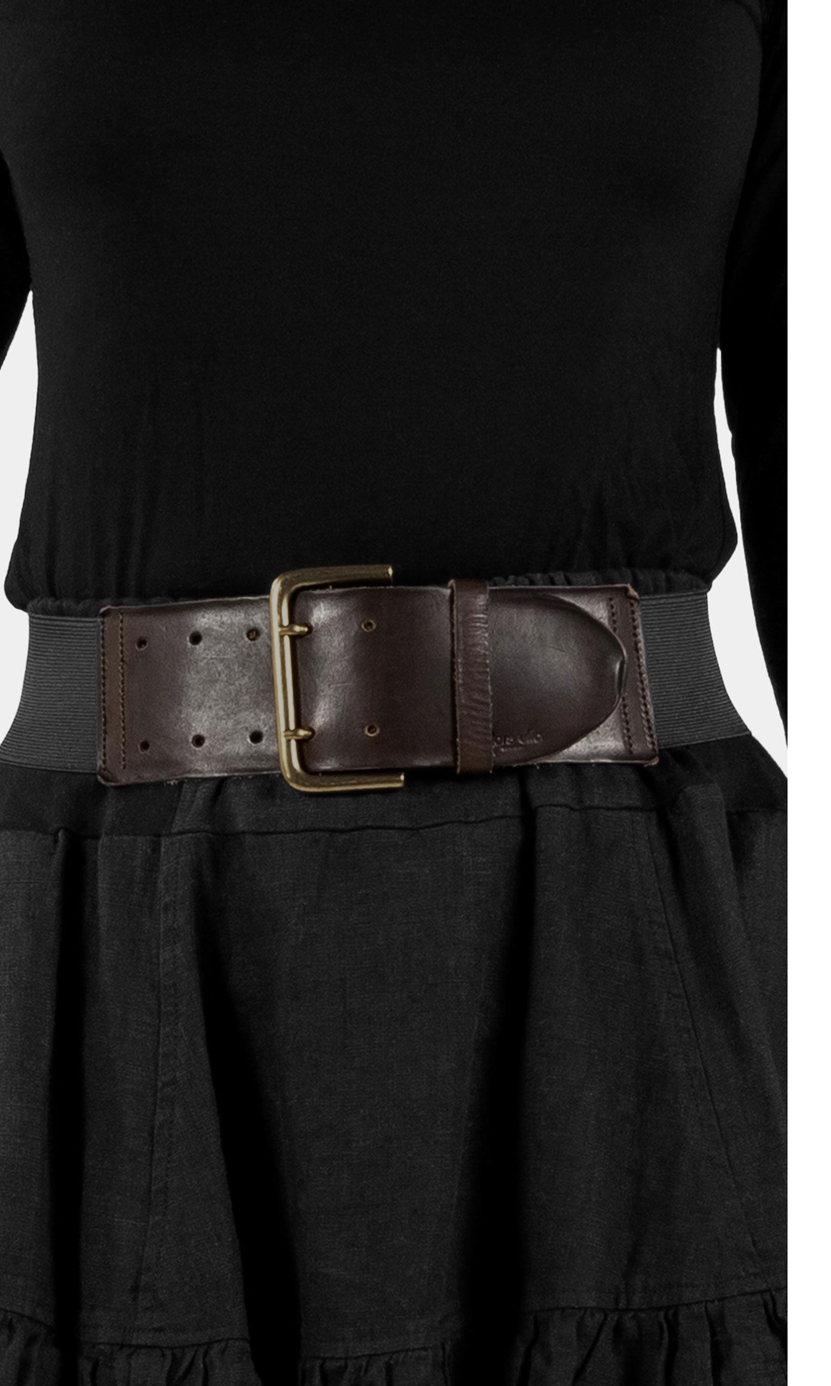 Wide leather belt with elastic