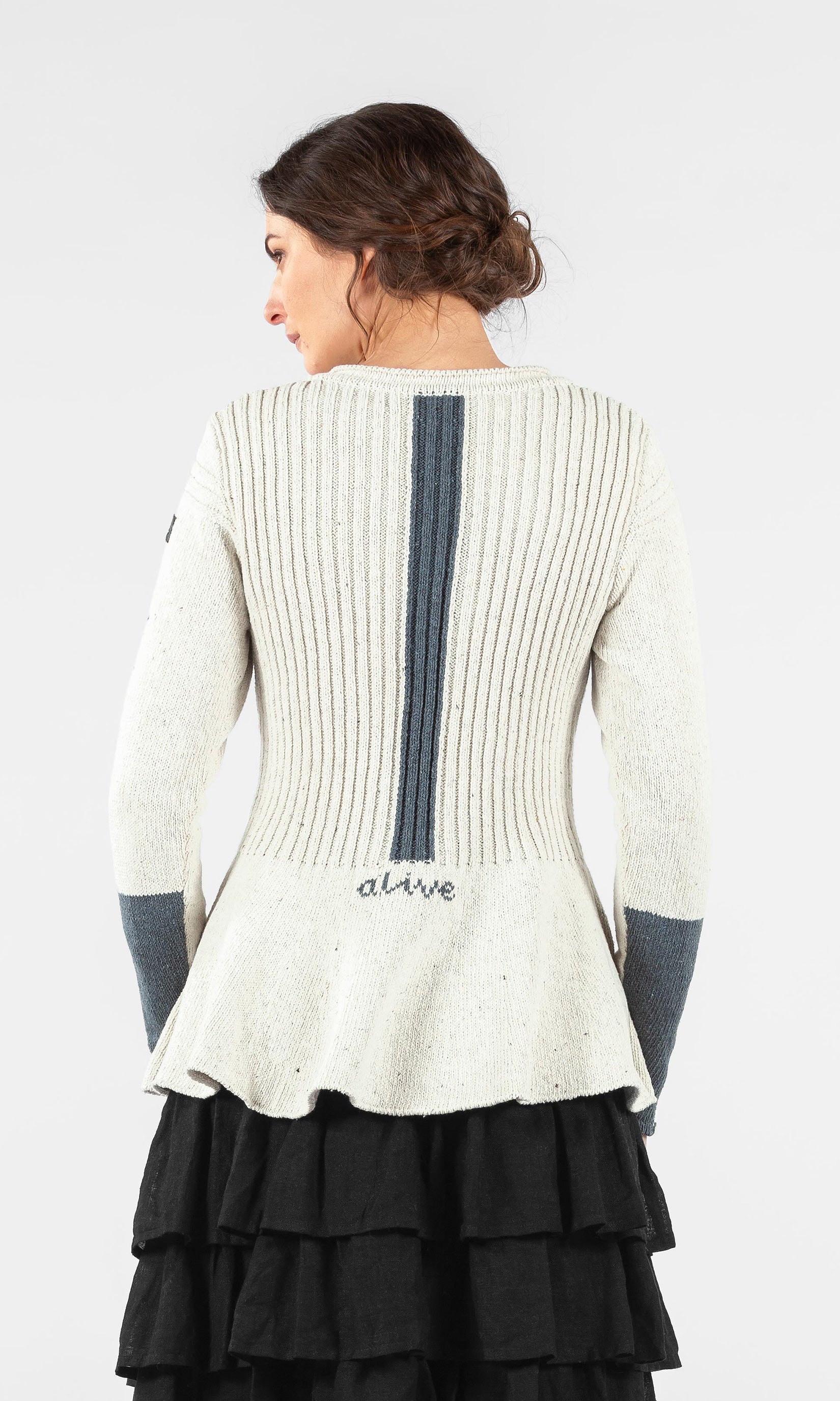 Knitted cardigan in a fitted style with a zipper in yarn from recycled jeans