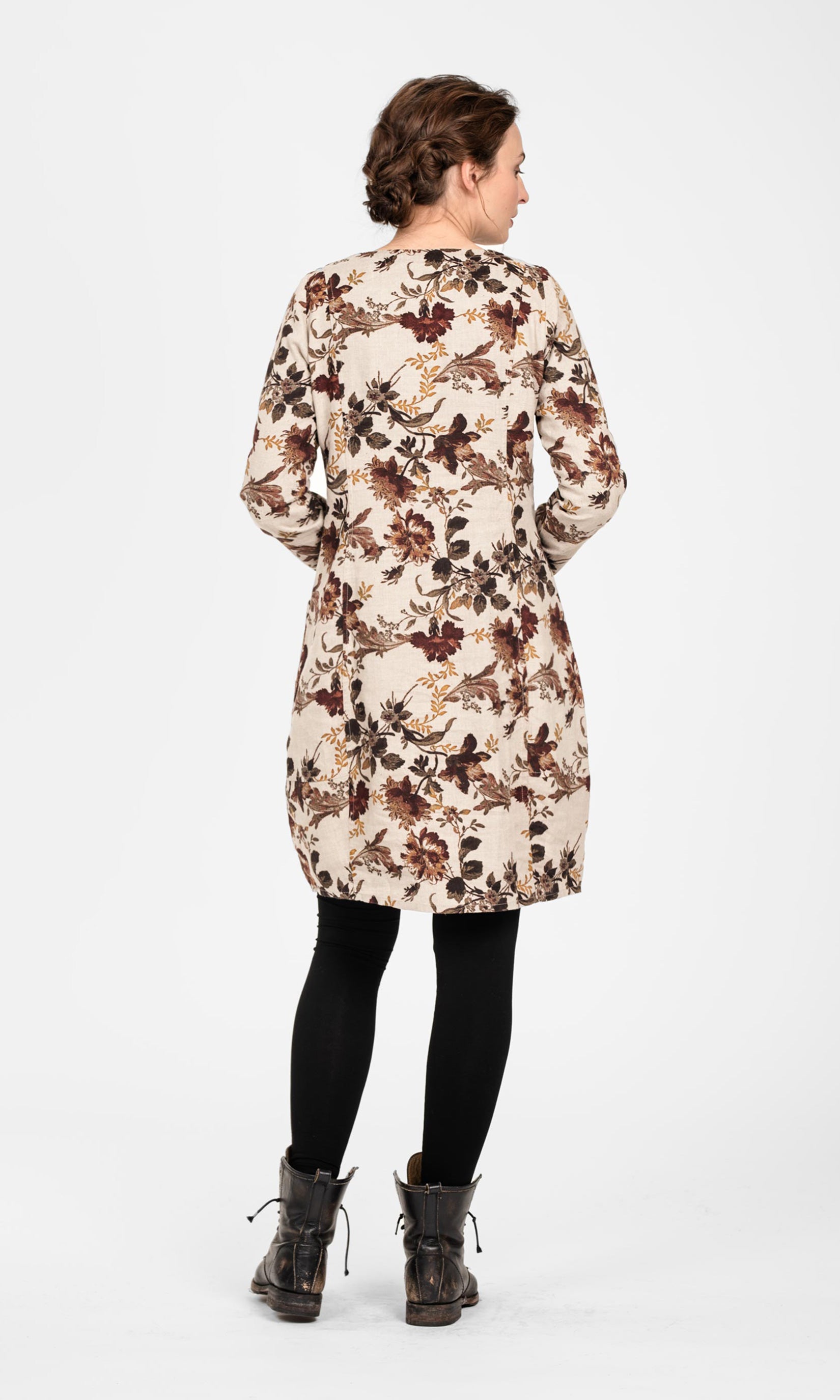 Short linen dress with balloon skirt