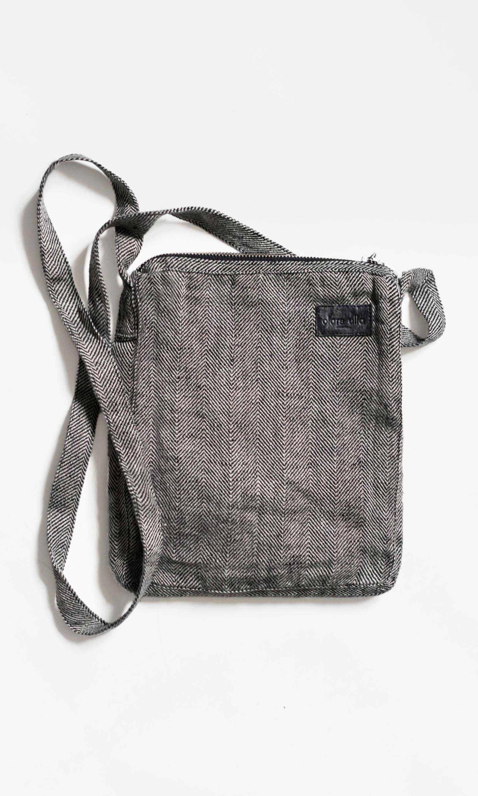 Linen bag with shoulder strap