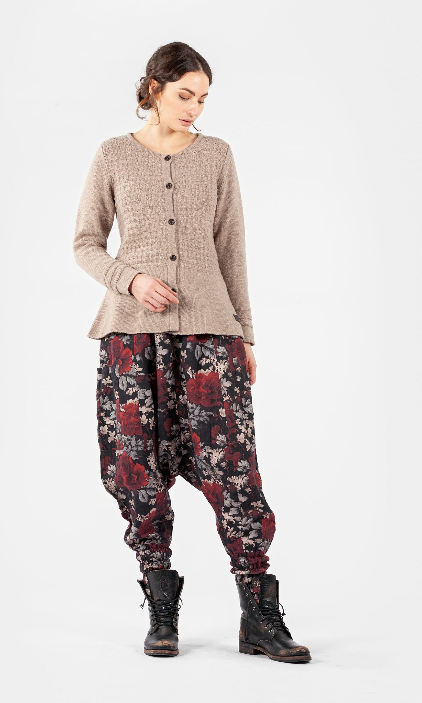 Fitted knitted wool cardigan