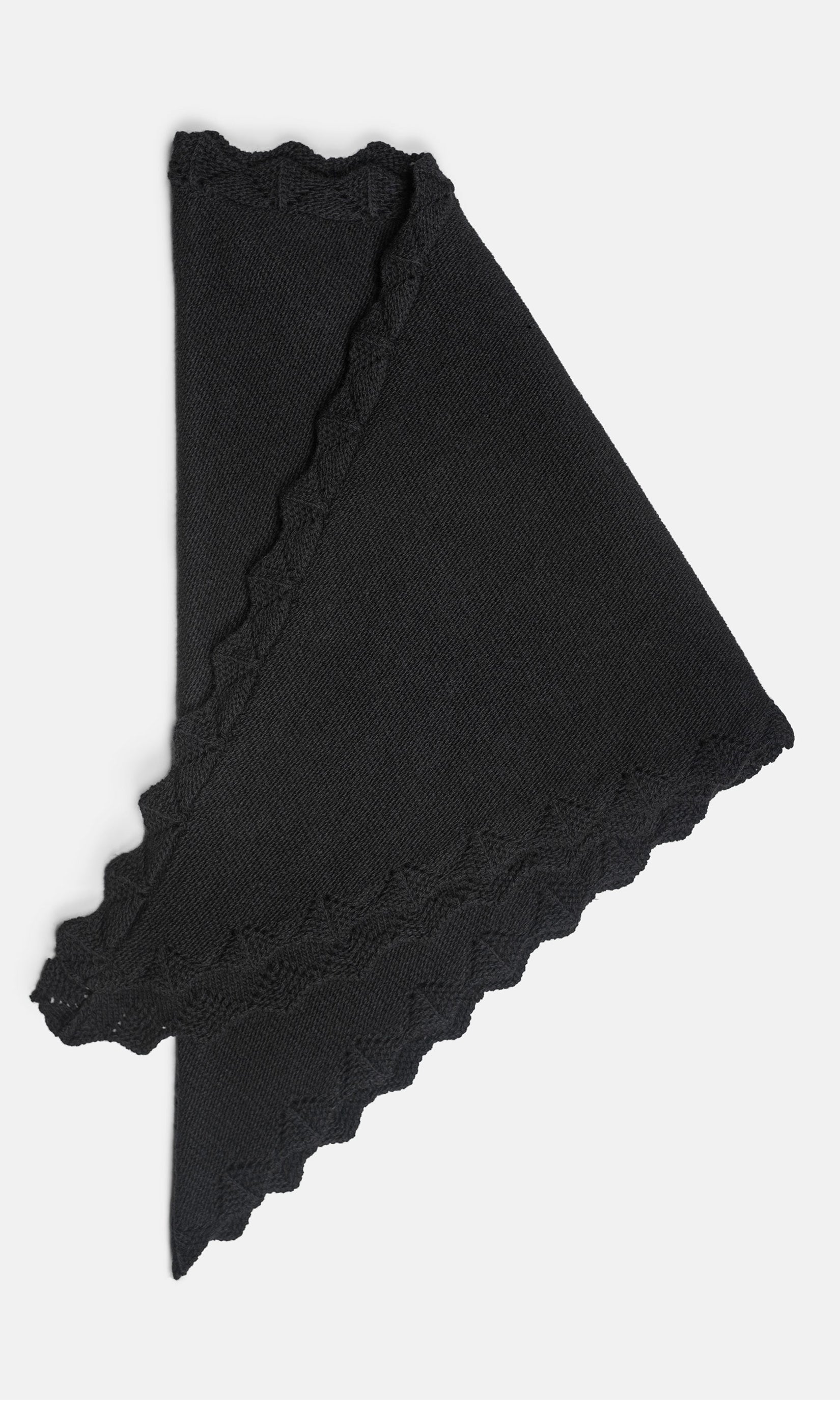 Triangular wool scarf