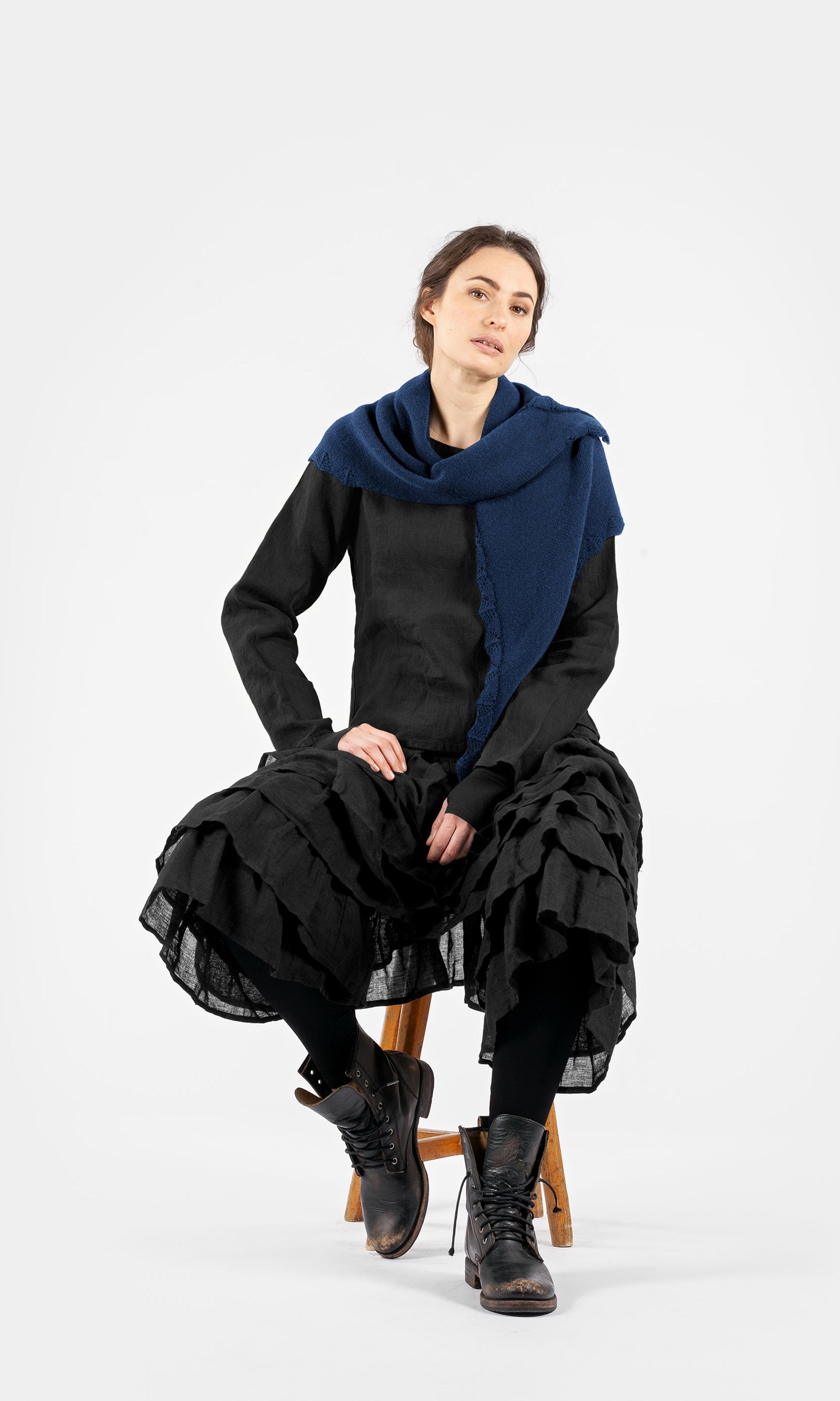 Triangular wool scarf