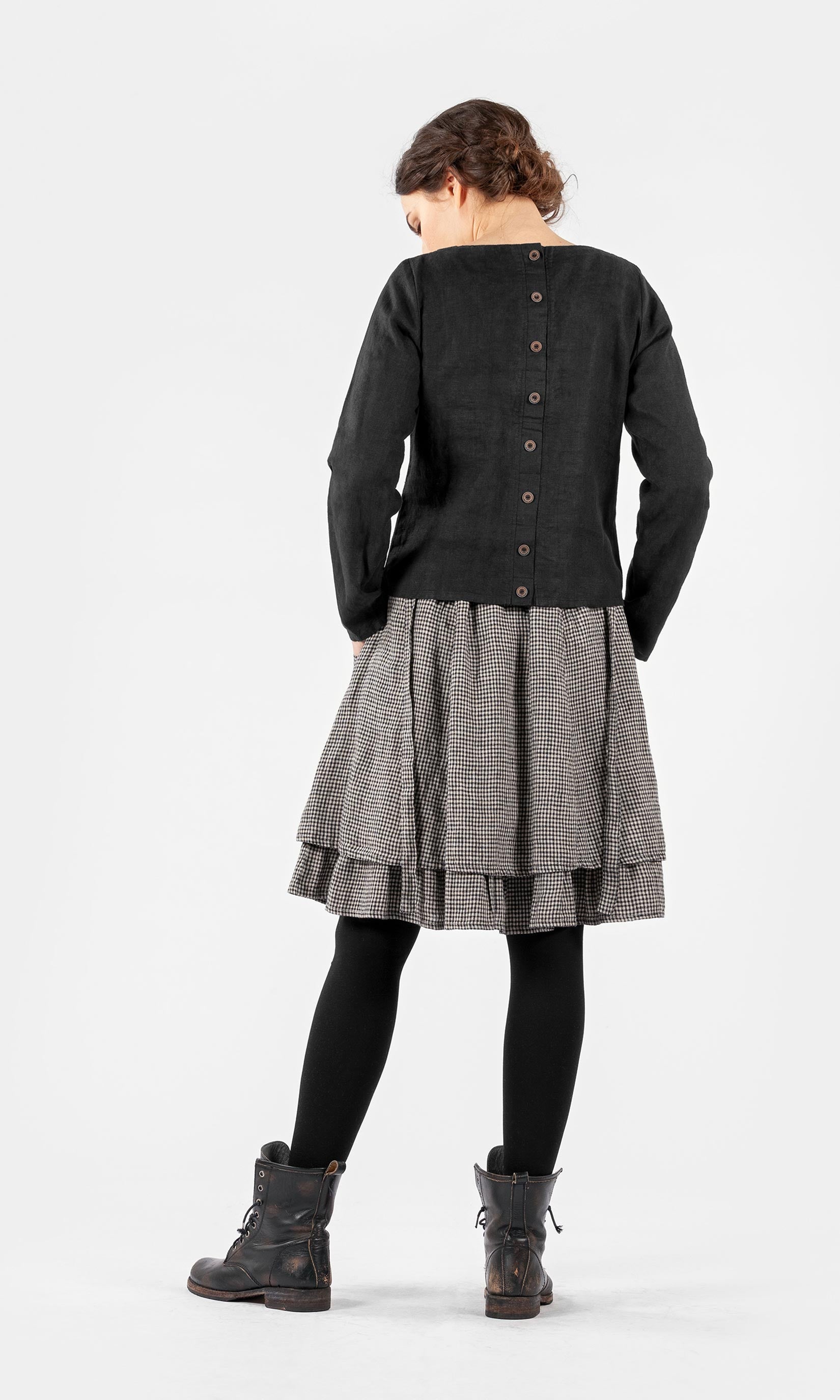 Linen top with buttons at the back