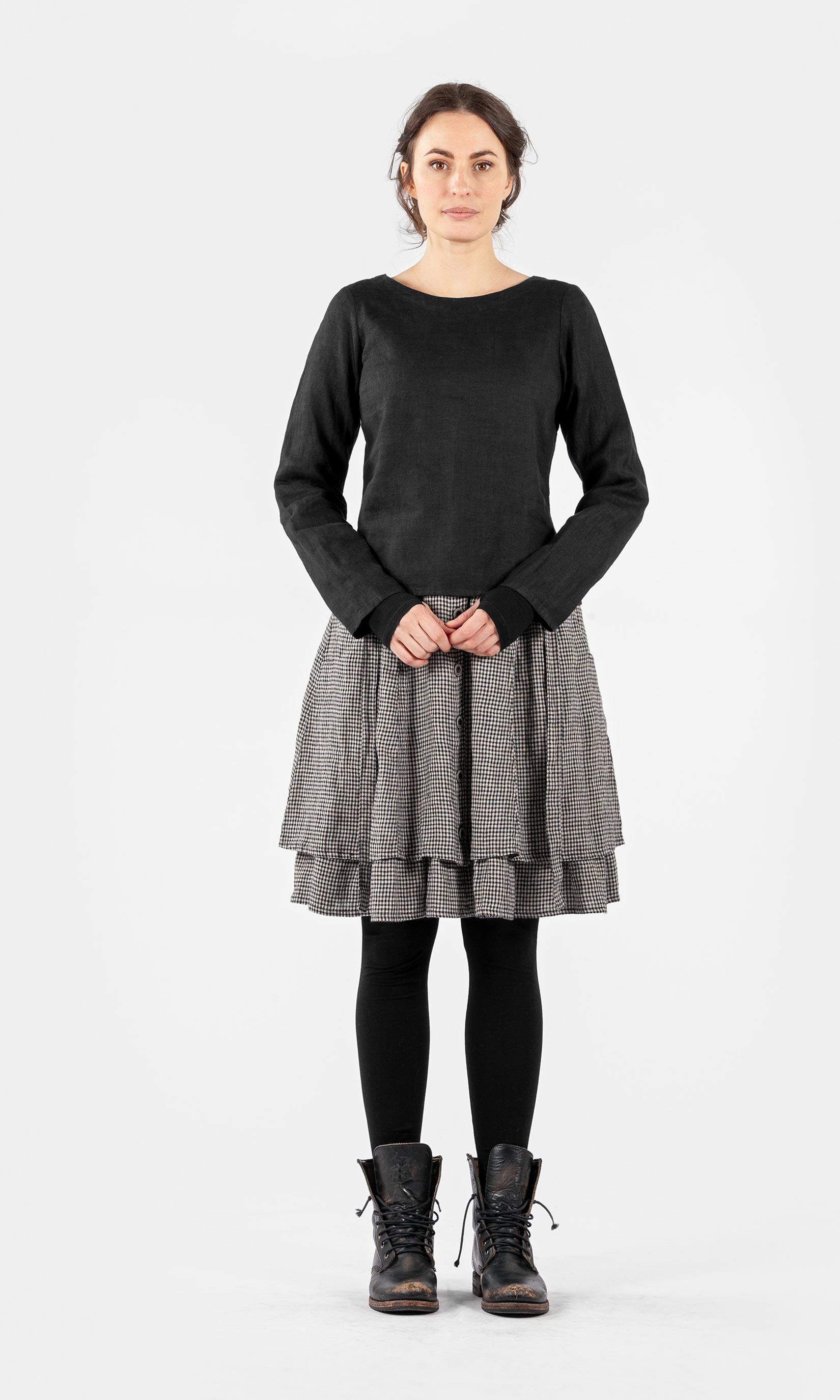 Linen top with buttons at the back