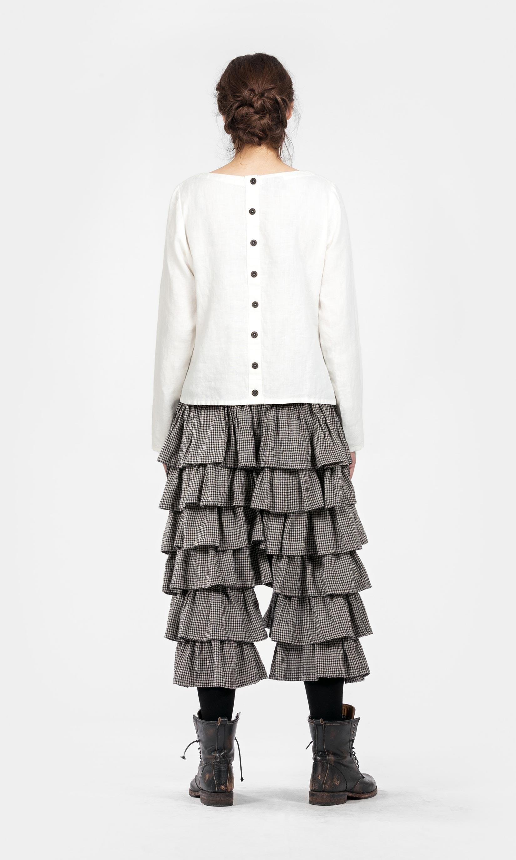 Linen top with buttons at the back