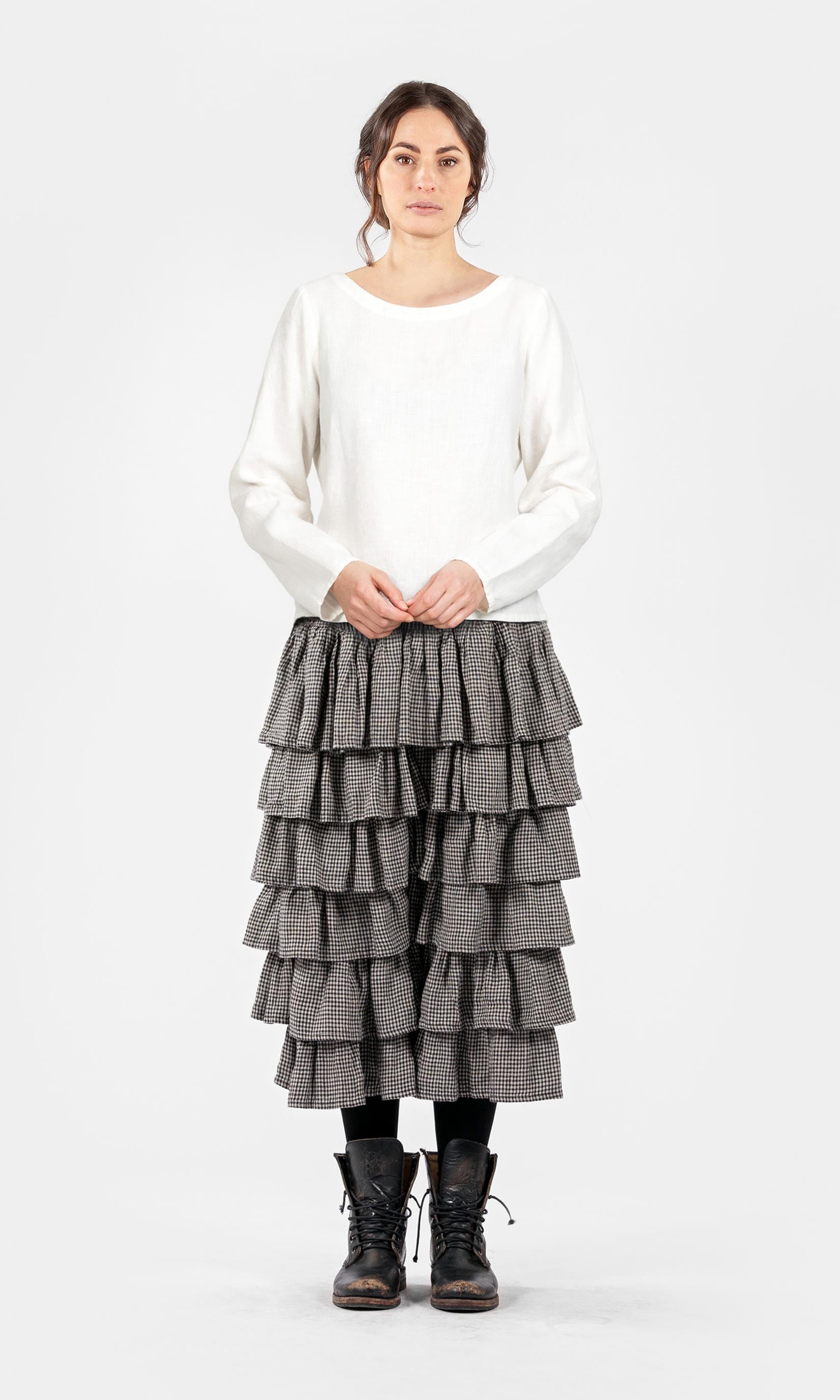 Linen top with buttons at the back