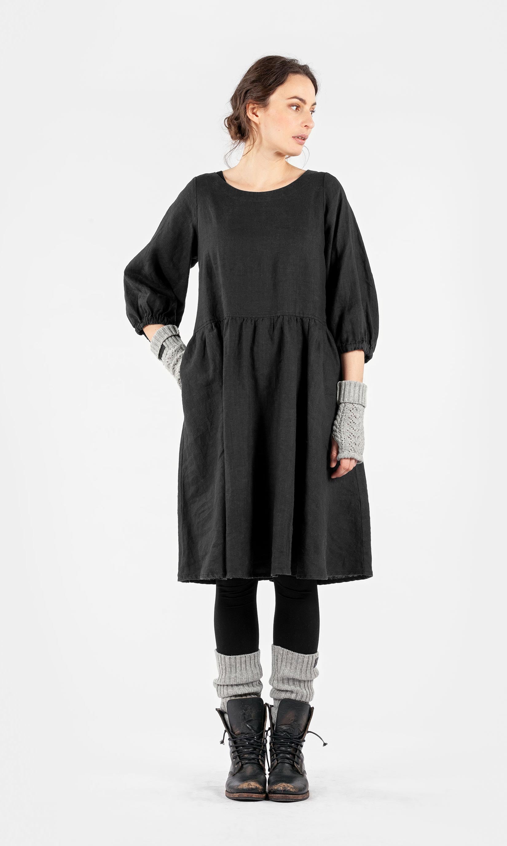 Knielanges Leinenkleid mit weiten Ärmeln und Tunnelzug