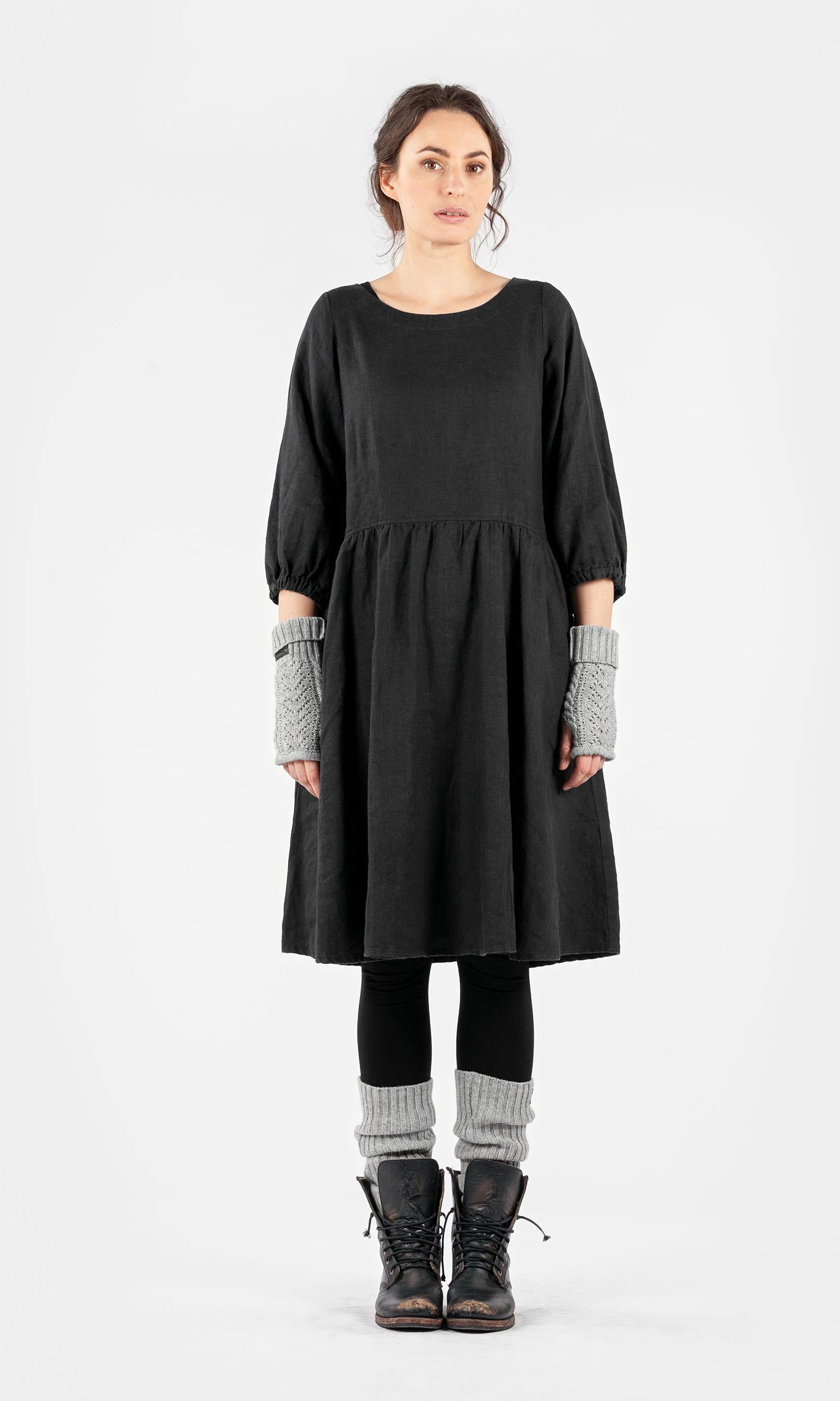 Knielanges Leinenkleid mit weiten Ärmeln und Tunnelzug