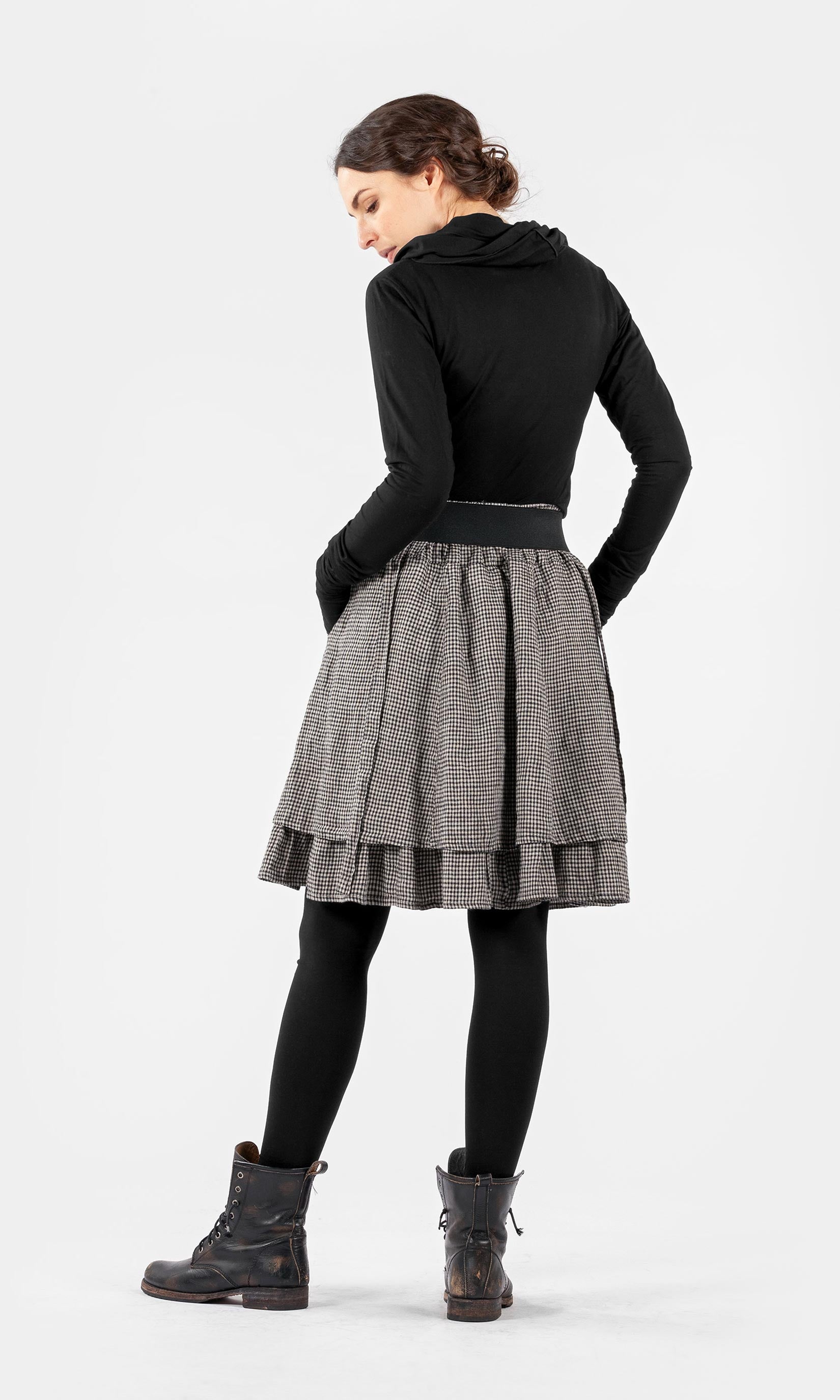 Kort linnekjol med dubbla, vida kjolar