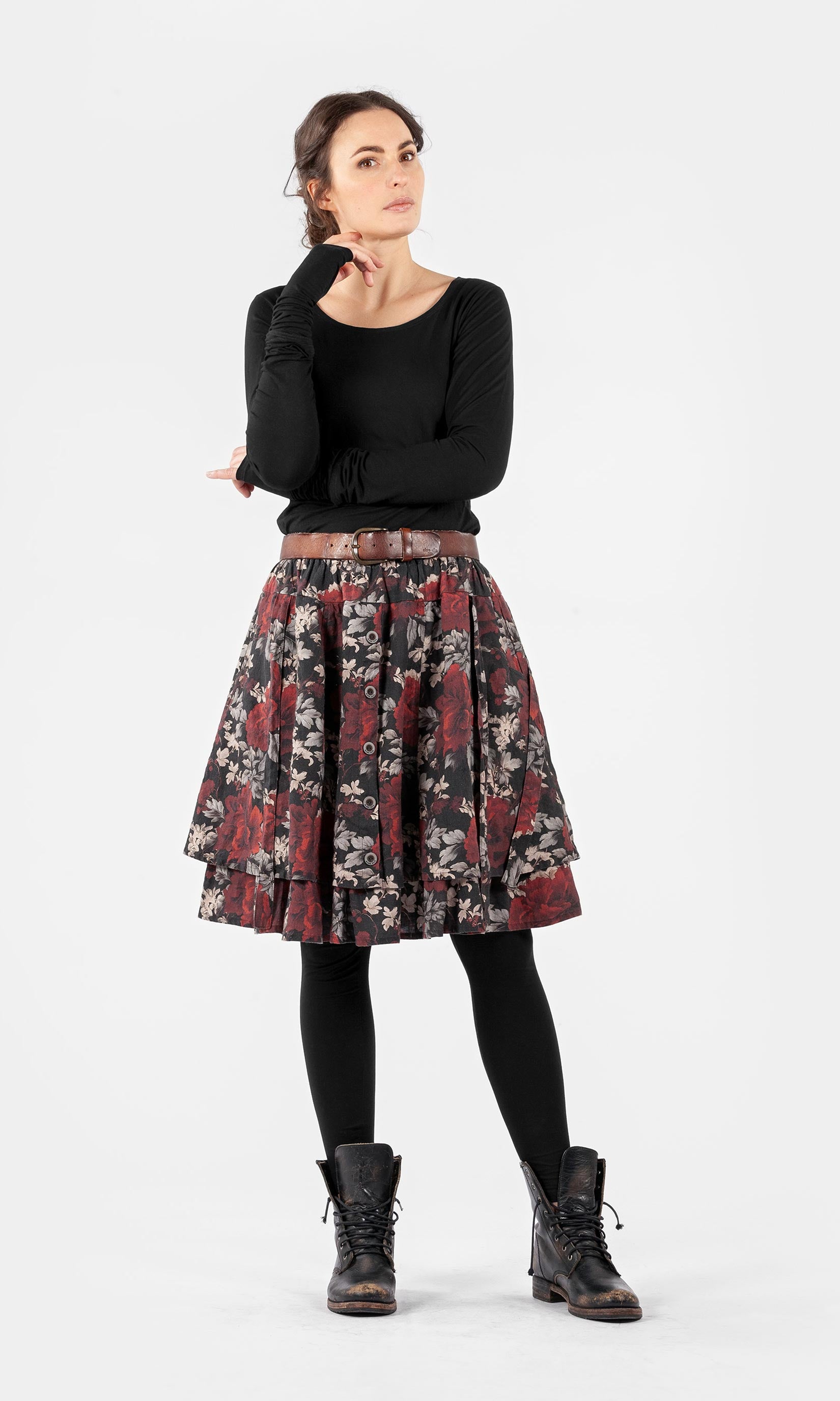 Kurzer Leinenrock mit Rüsche