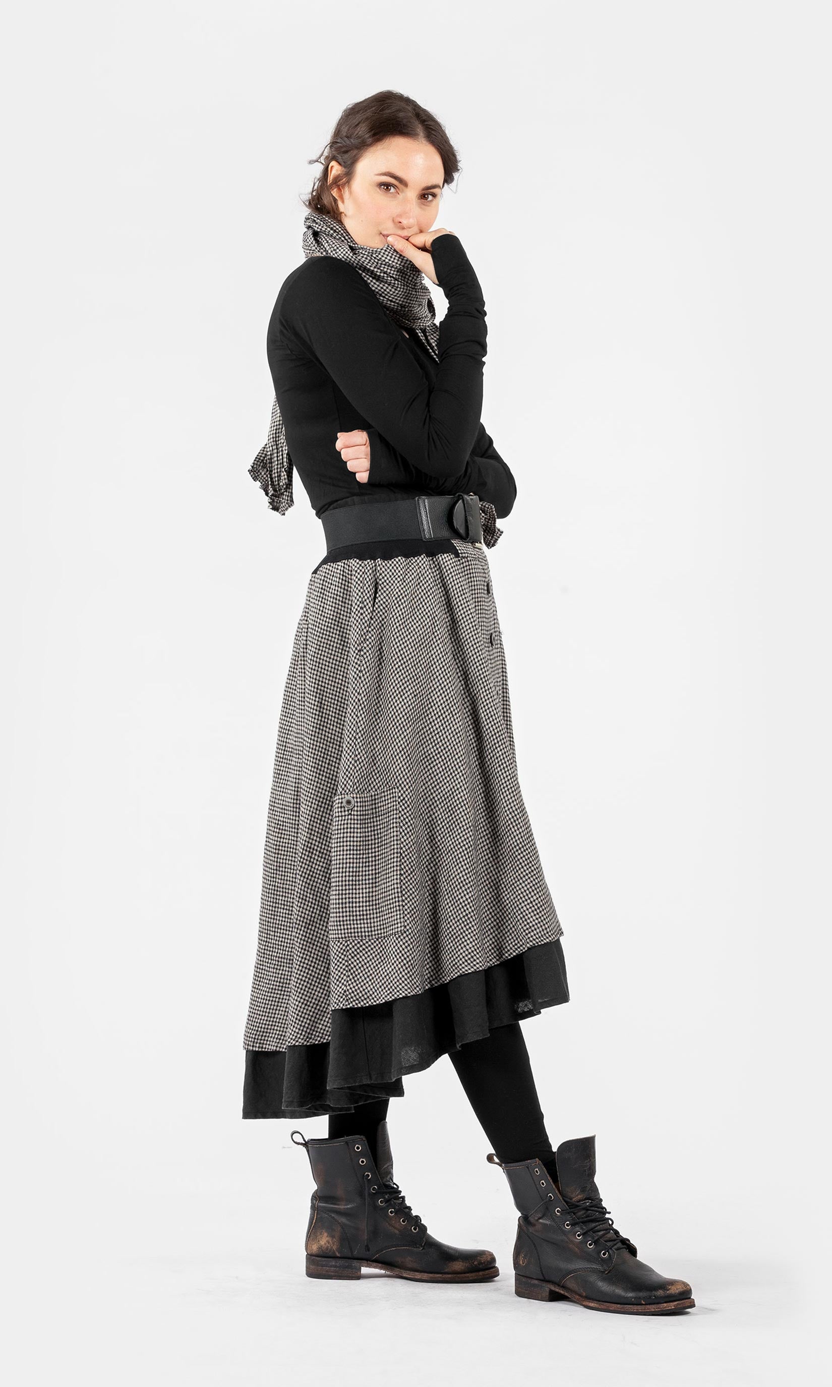 Long linen skirt in double layers with front buttoning