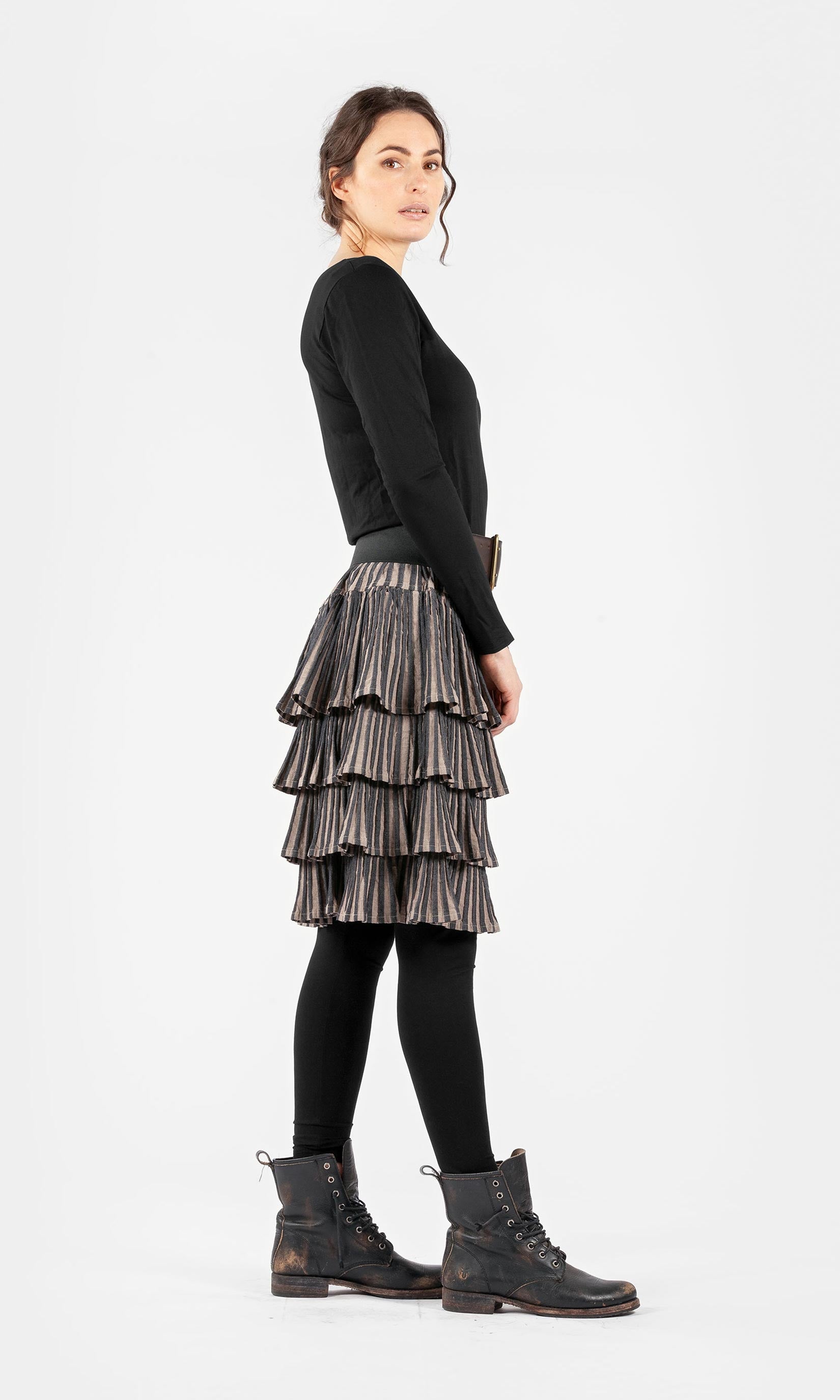 Knielanger Baumwollrock mit Rüschen