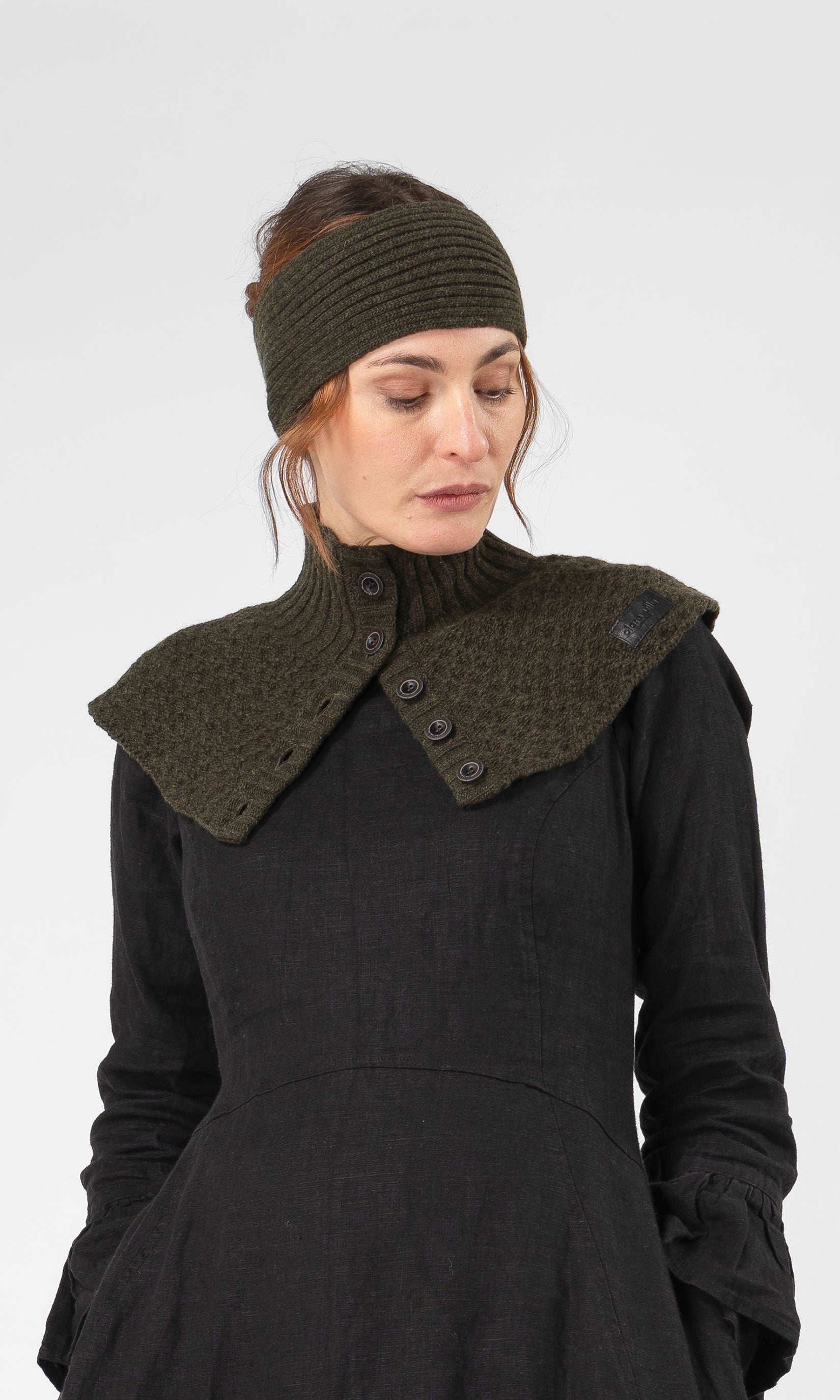 Wollkragen mit Knopfverschluss