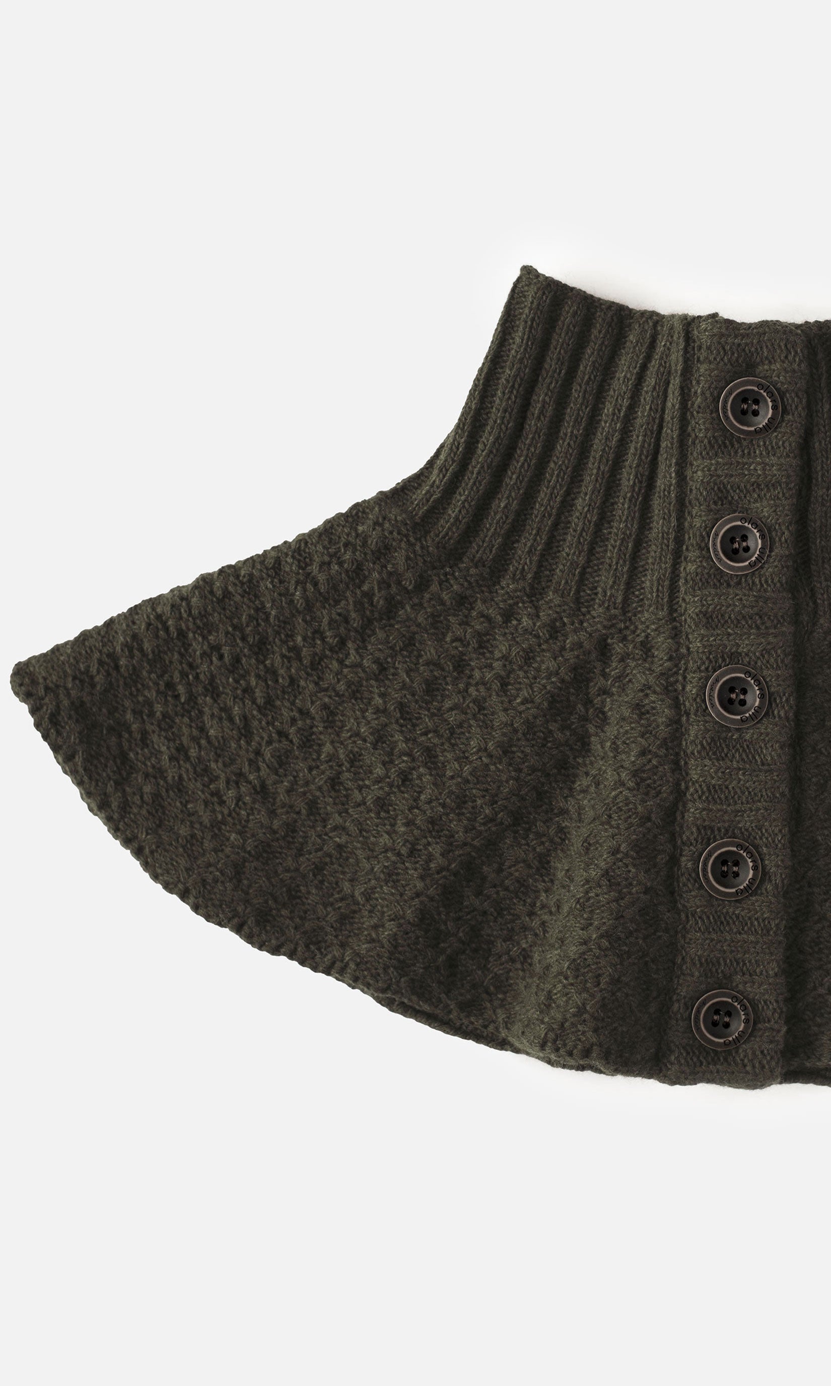 Wollkragen mit Knopfverschluss
