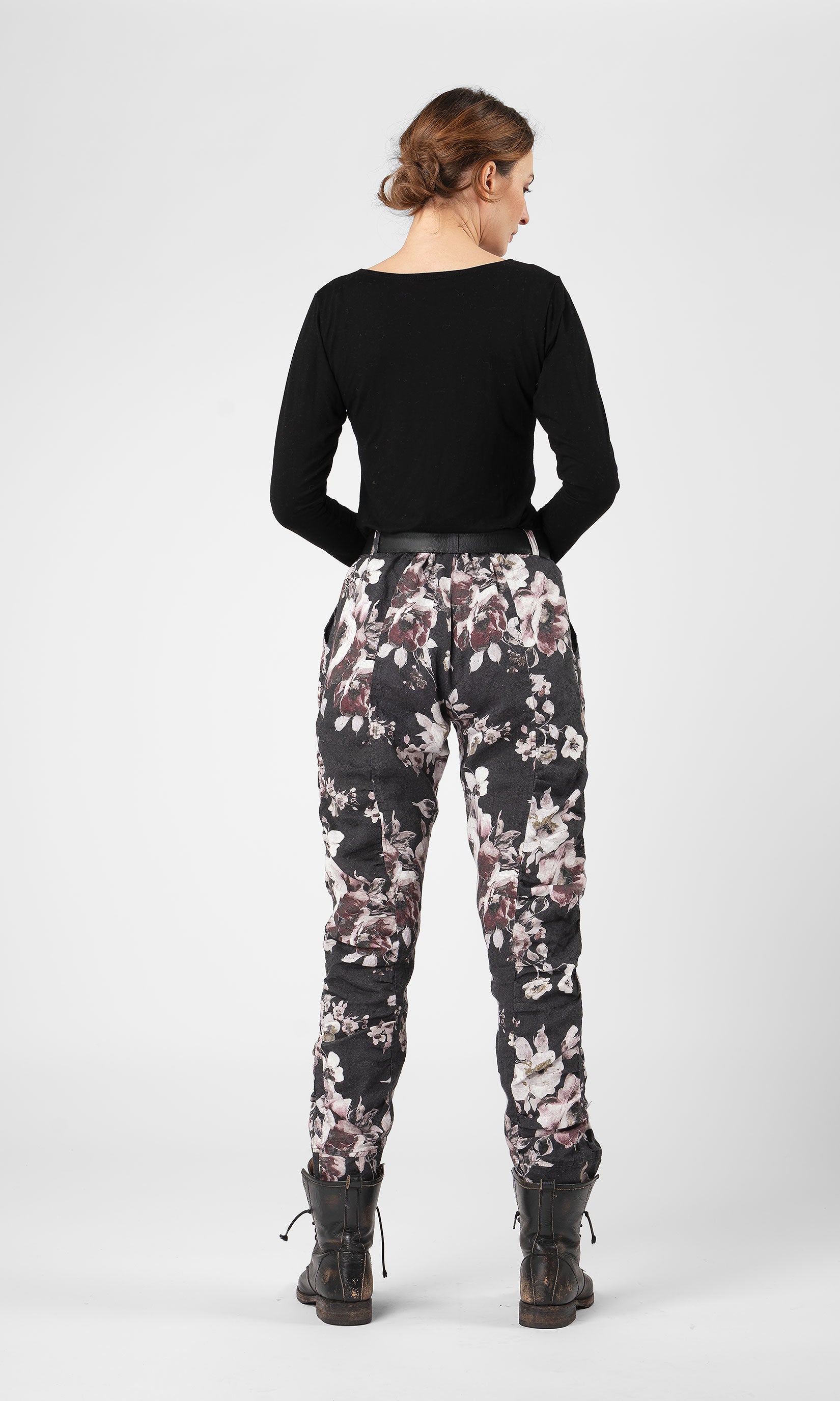 Pleated linen trousers