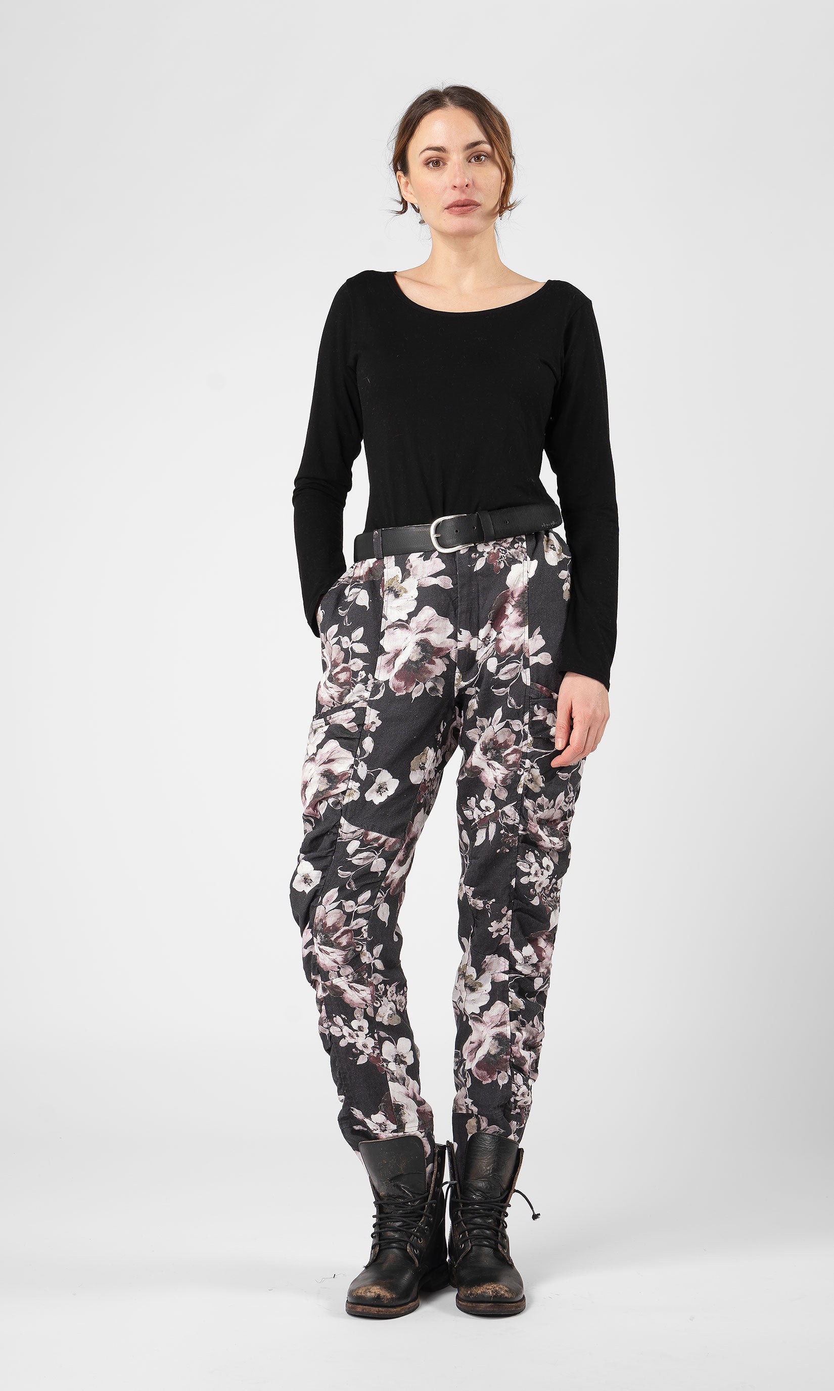 Pleated linen trousers