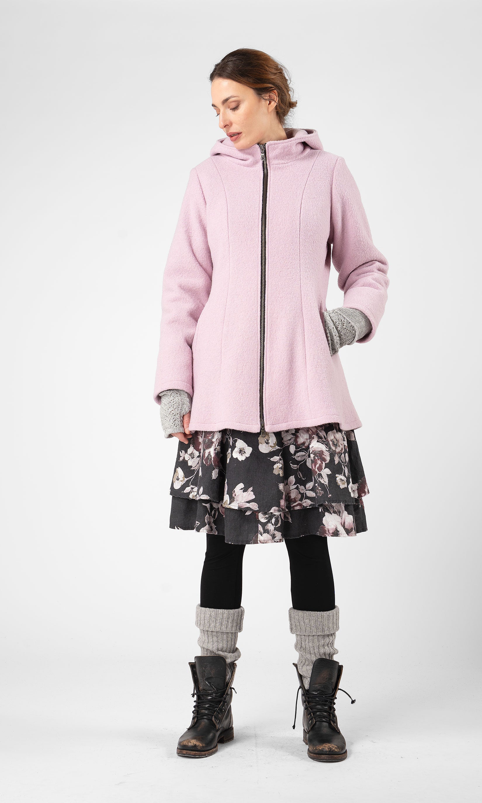 Fitted wool jacket with zipper