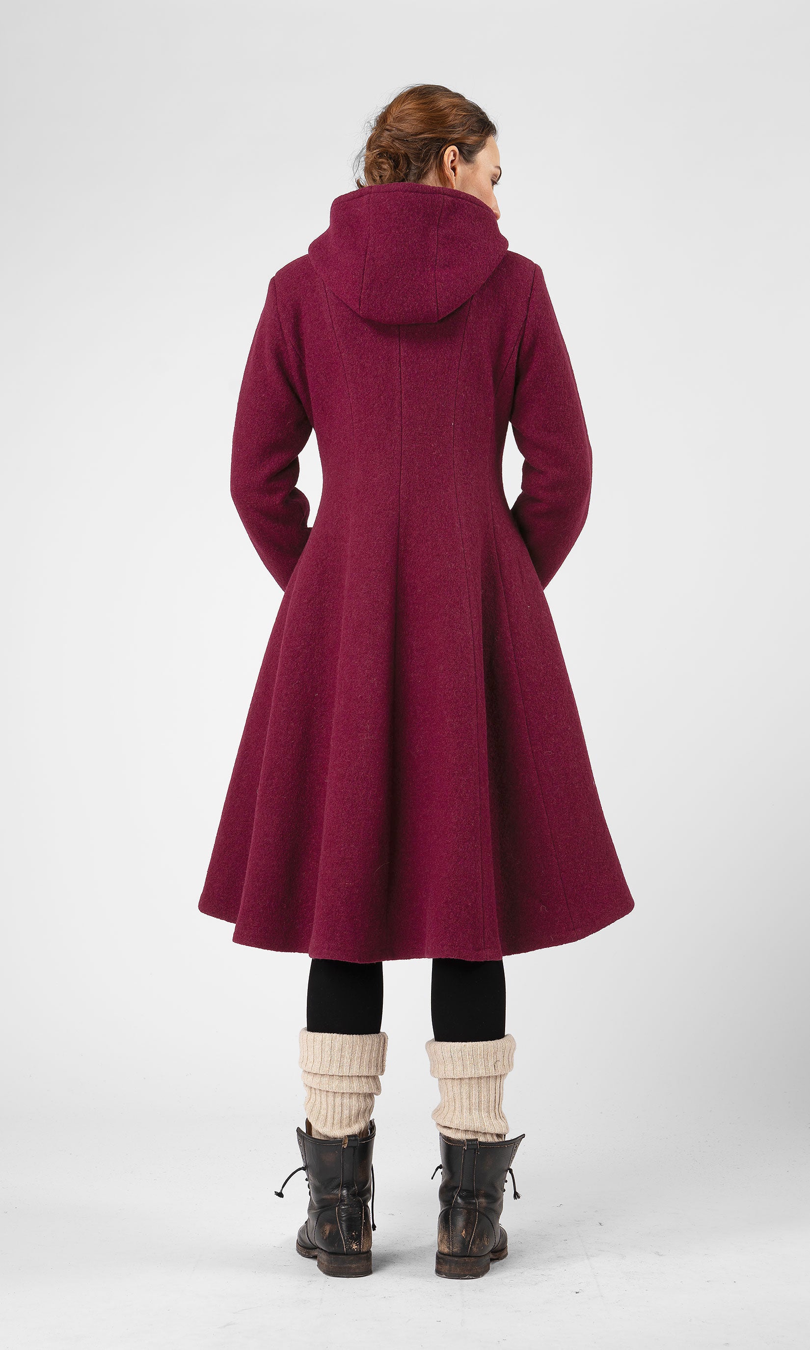 Fitted knee-long wool coat with hood