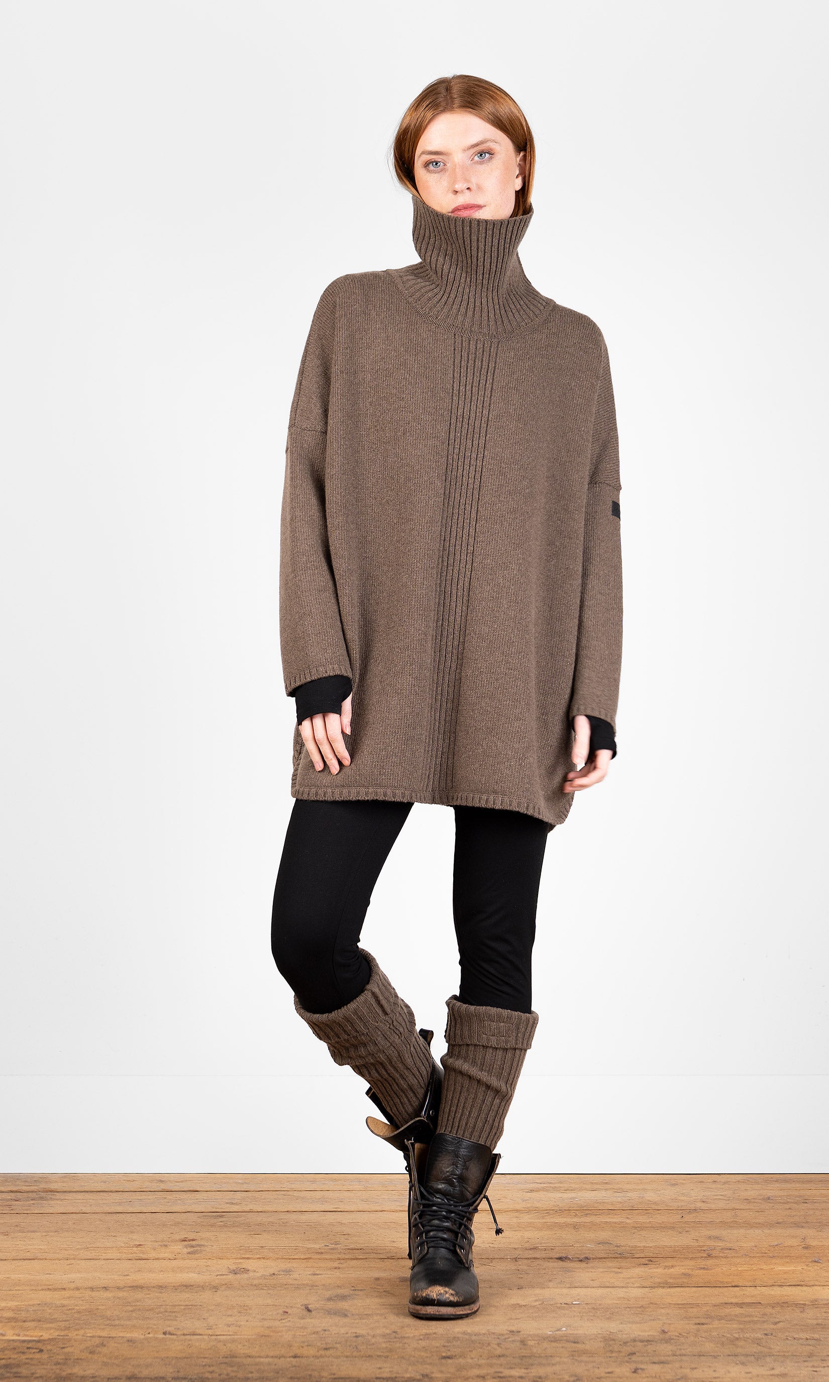 Oversized ullgenser med høy hals
