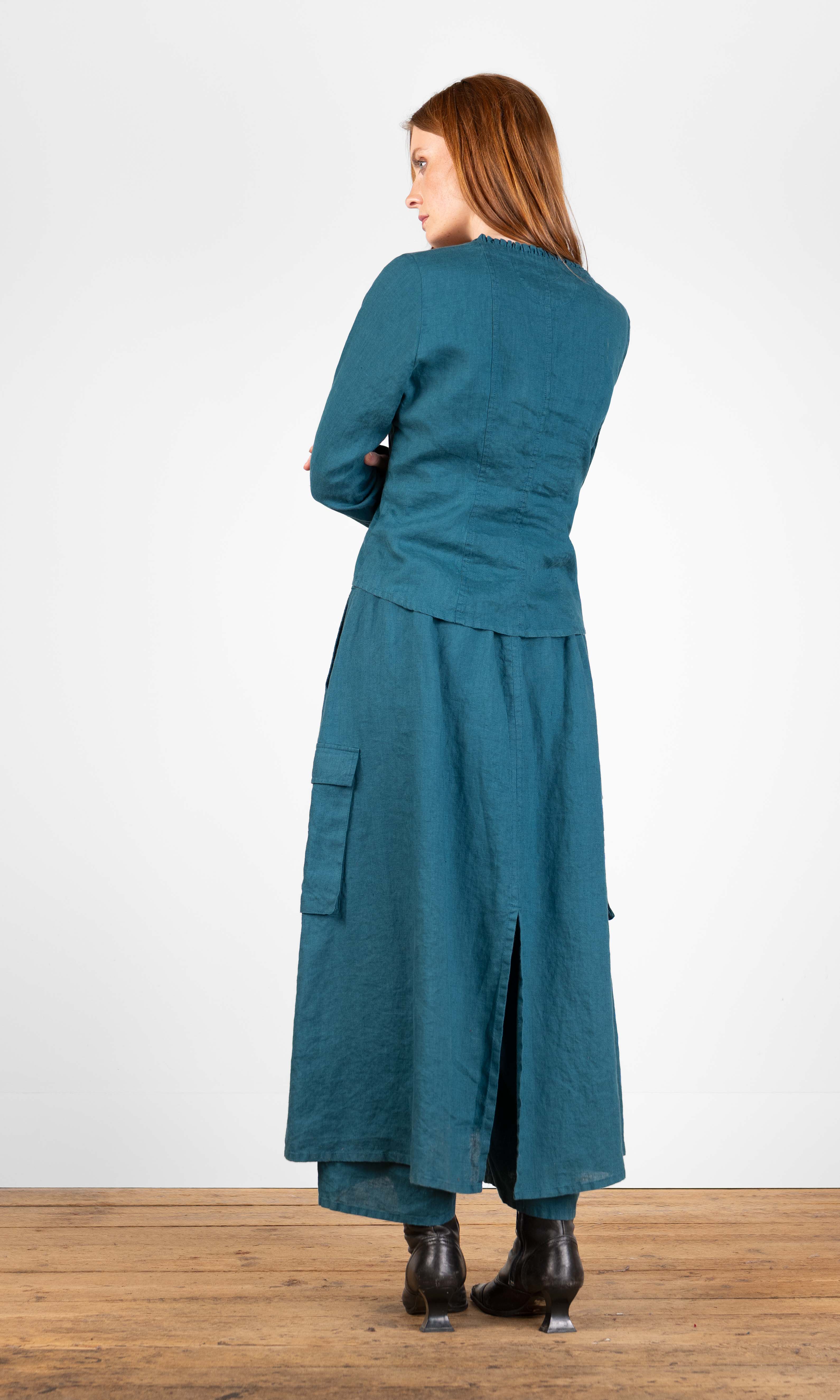 Figursydd bluse med volangdetaljer